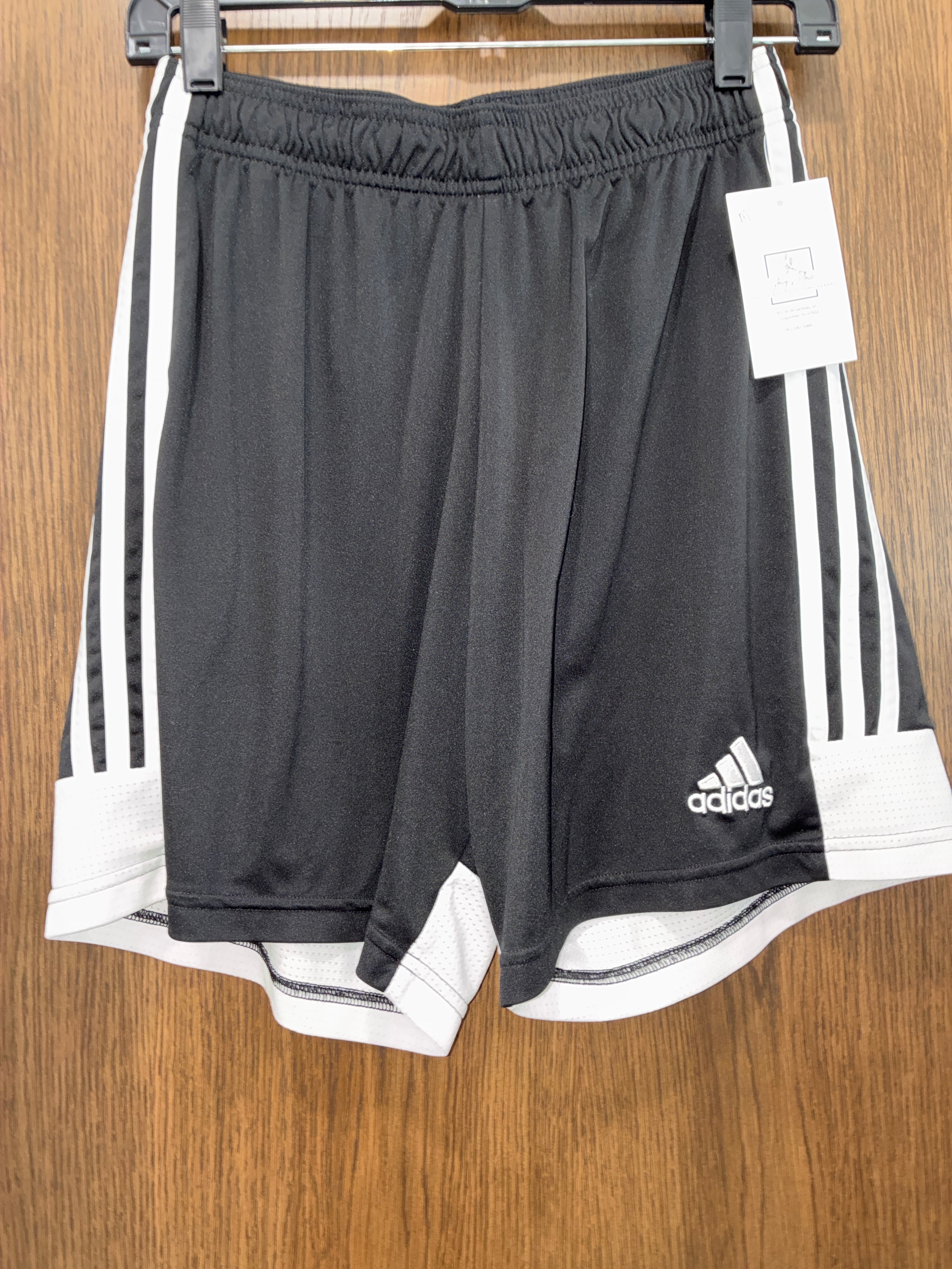 Men’s Adidas shorts size medium
