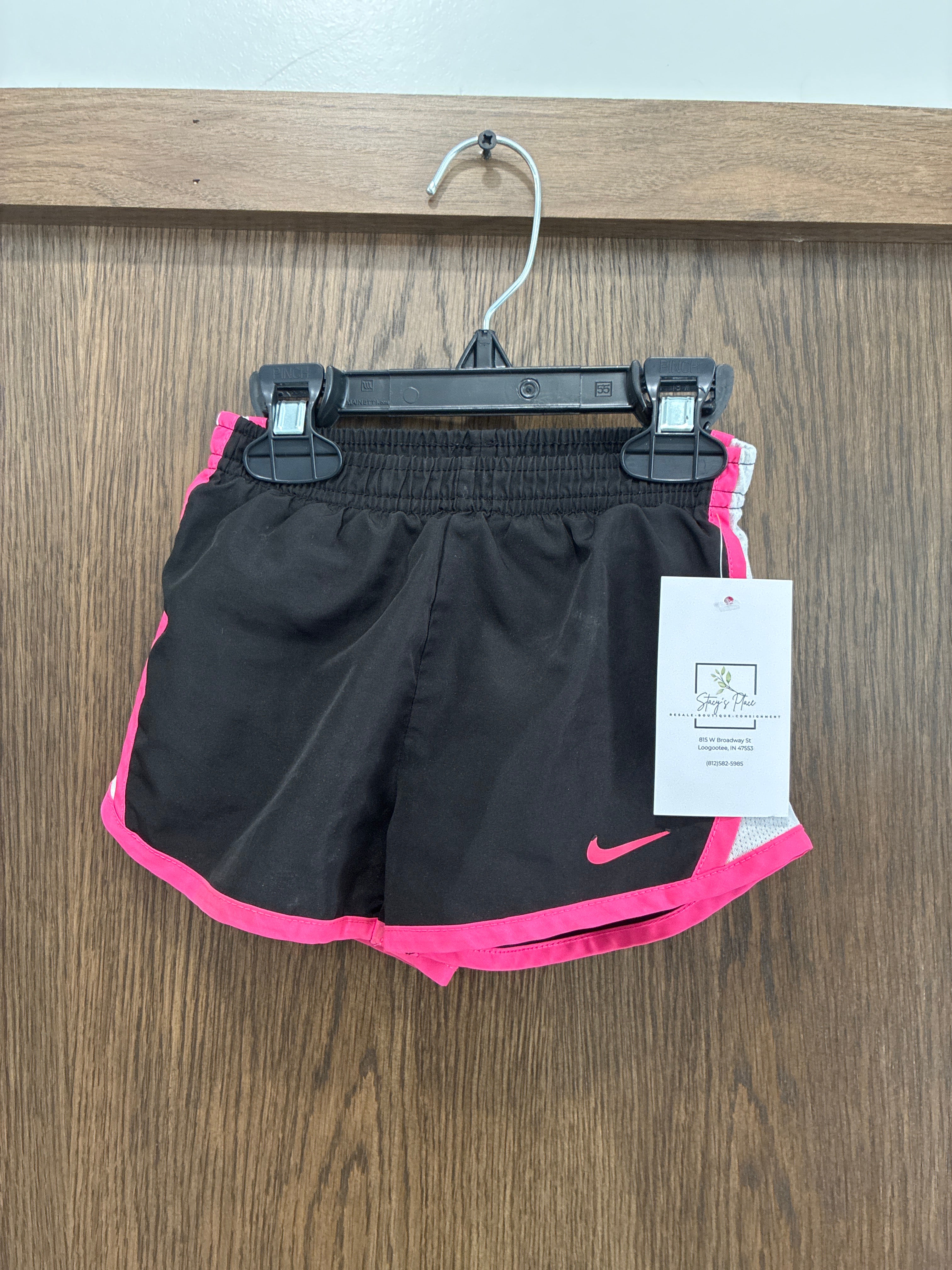 Little girls Nike lined shorts size 3T