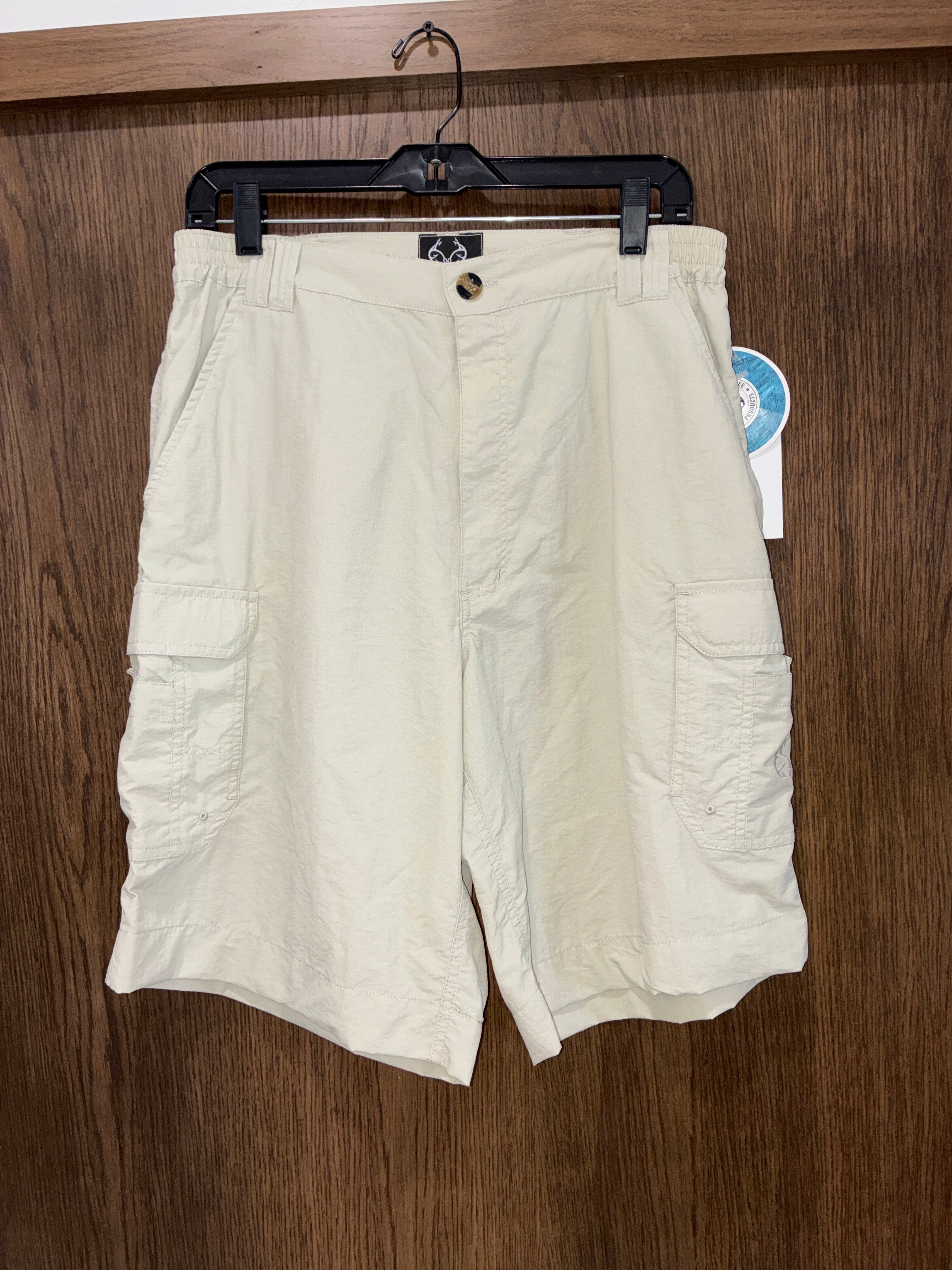 Men’s Realtree Fishing Shorts NWT Size Medium