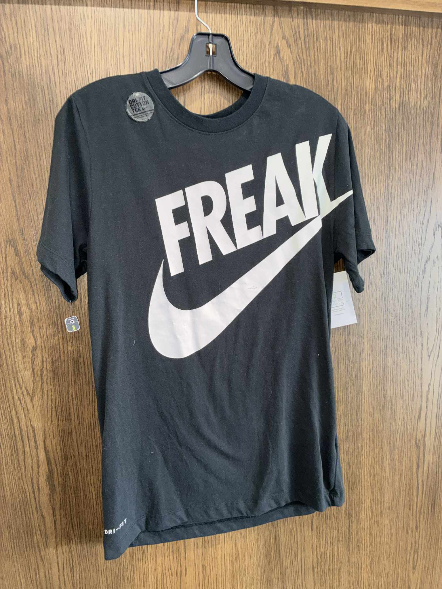 Men's Nike Short Sleeve Shirt ~ Size Small