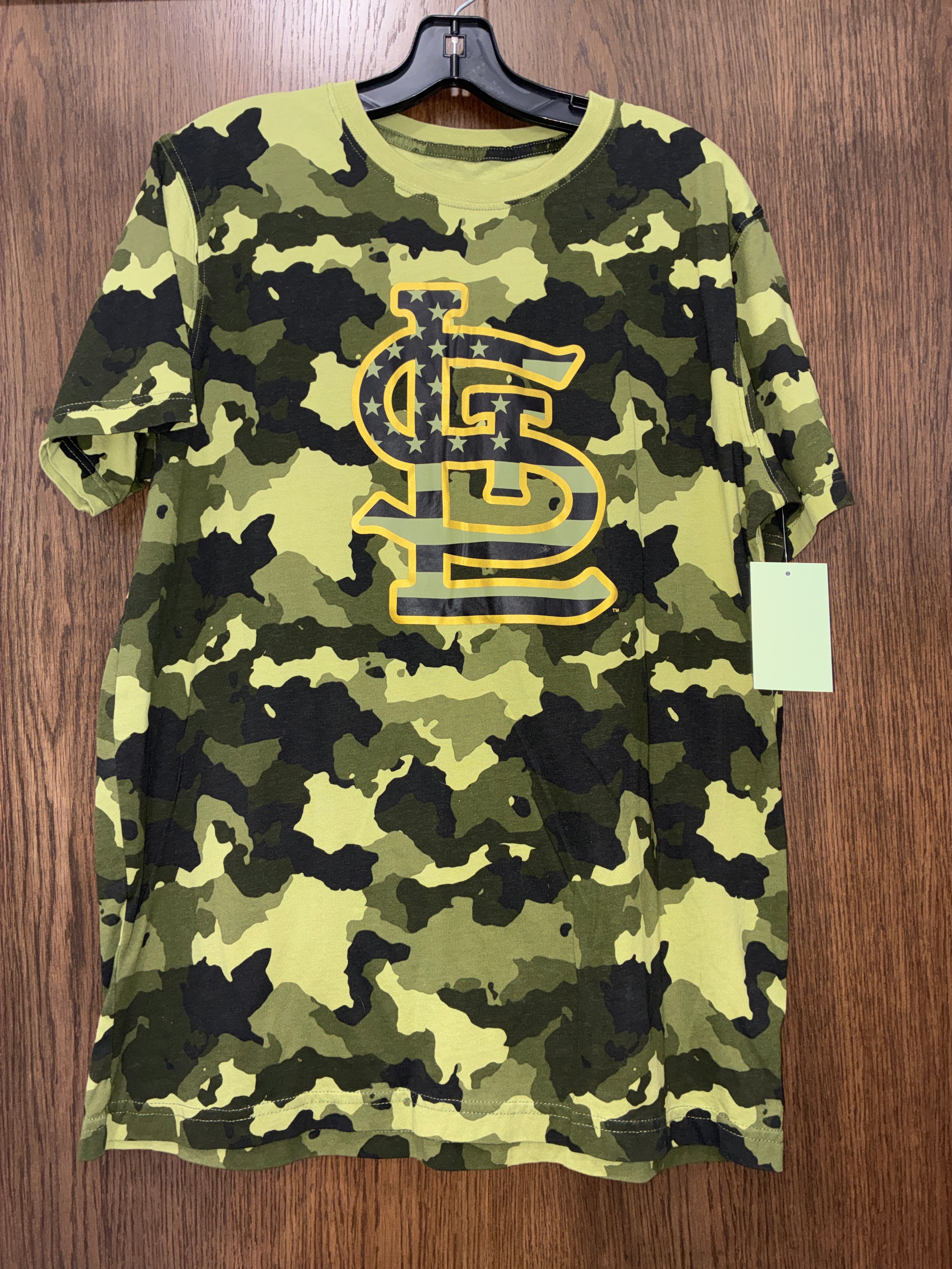 Men’s St. Louis short sleeve shirt size large