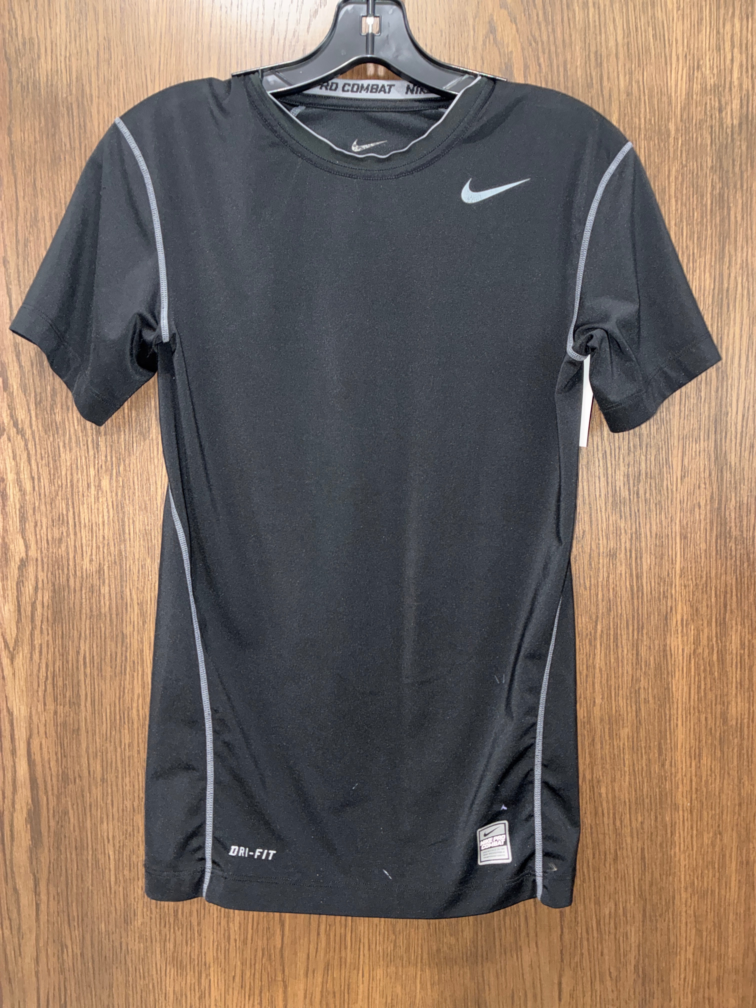 Men’s Nike compression shirt size medium