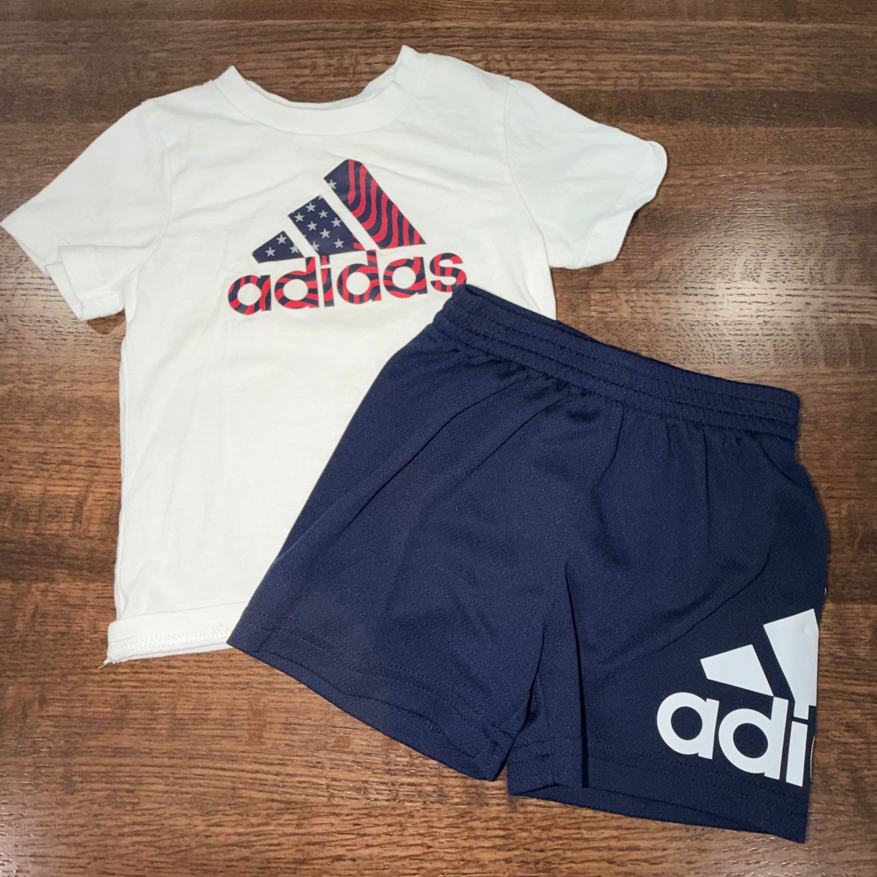 Adidas Boys Patriotic T-Shirt & Shorts Set Size 18mos