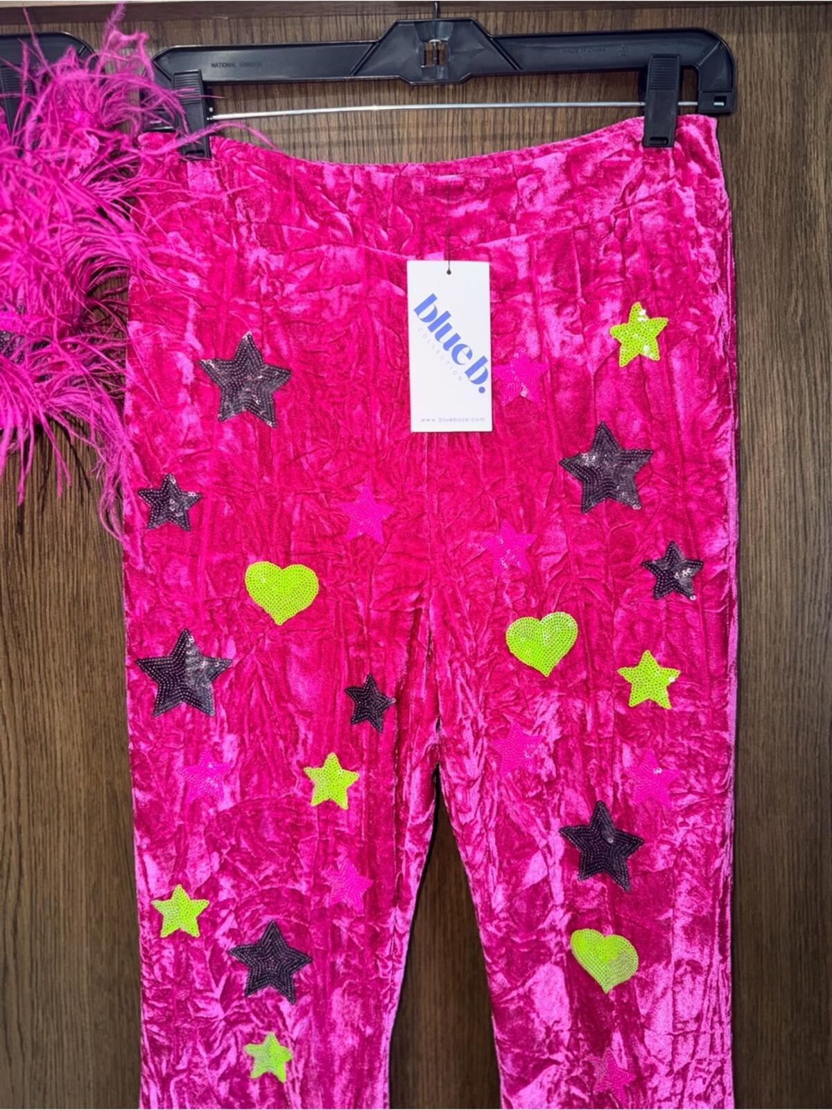 Blue B Women’s Pink Velvet Star & Heart Embellished Flared Pants Size Large NWT