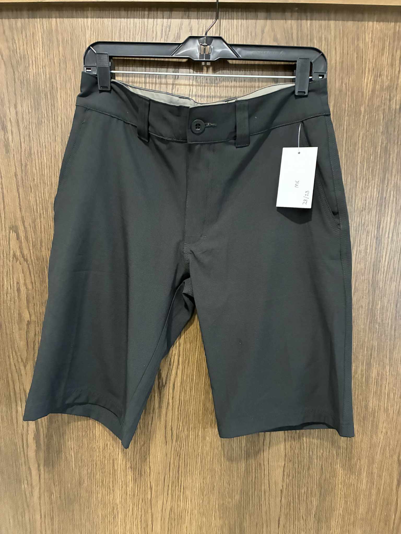 Buckle Hybrid Shorts ~ Size 28/23