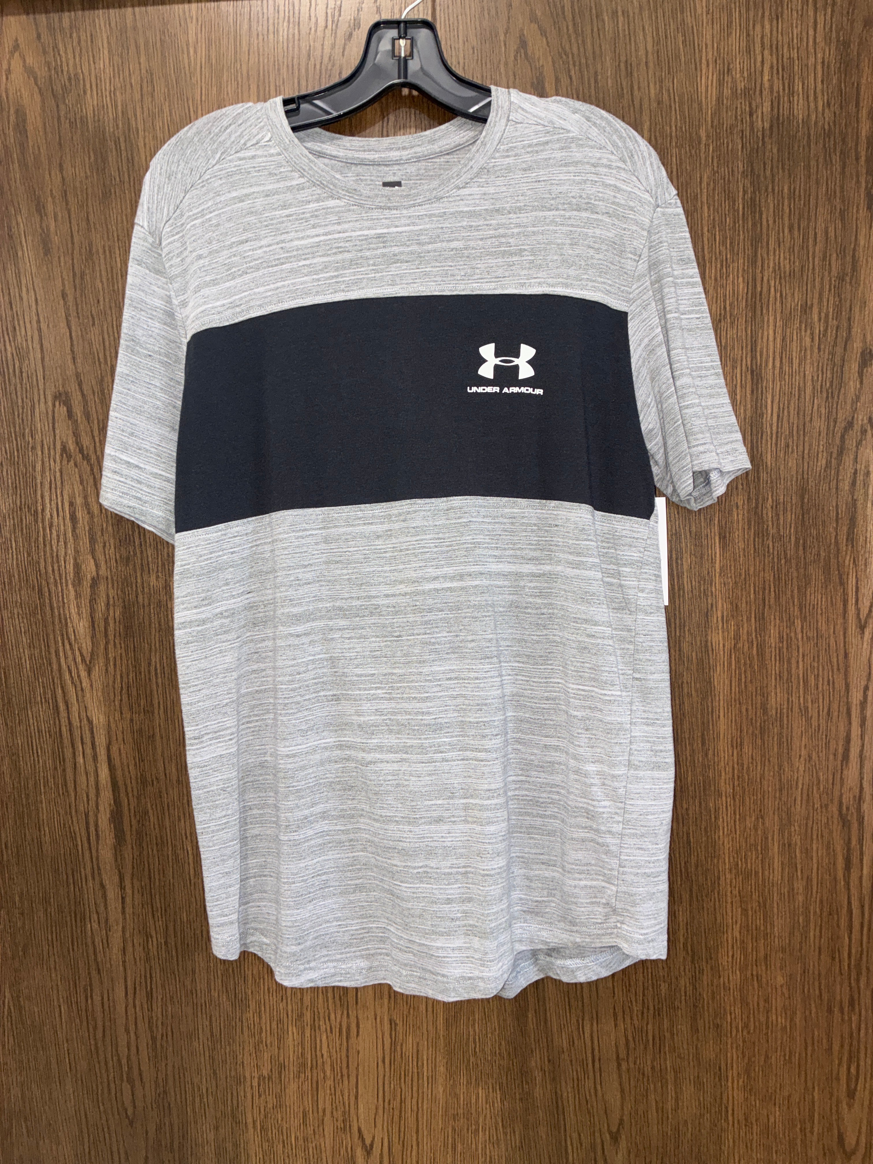 Men’s Under Armour T-shirt Size Small