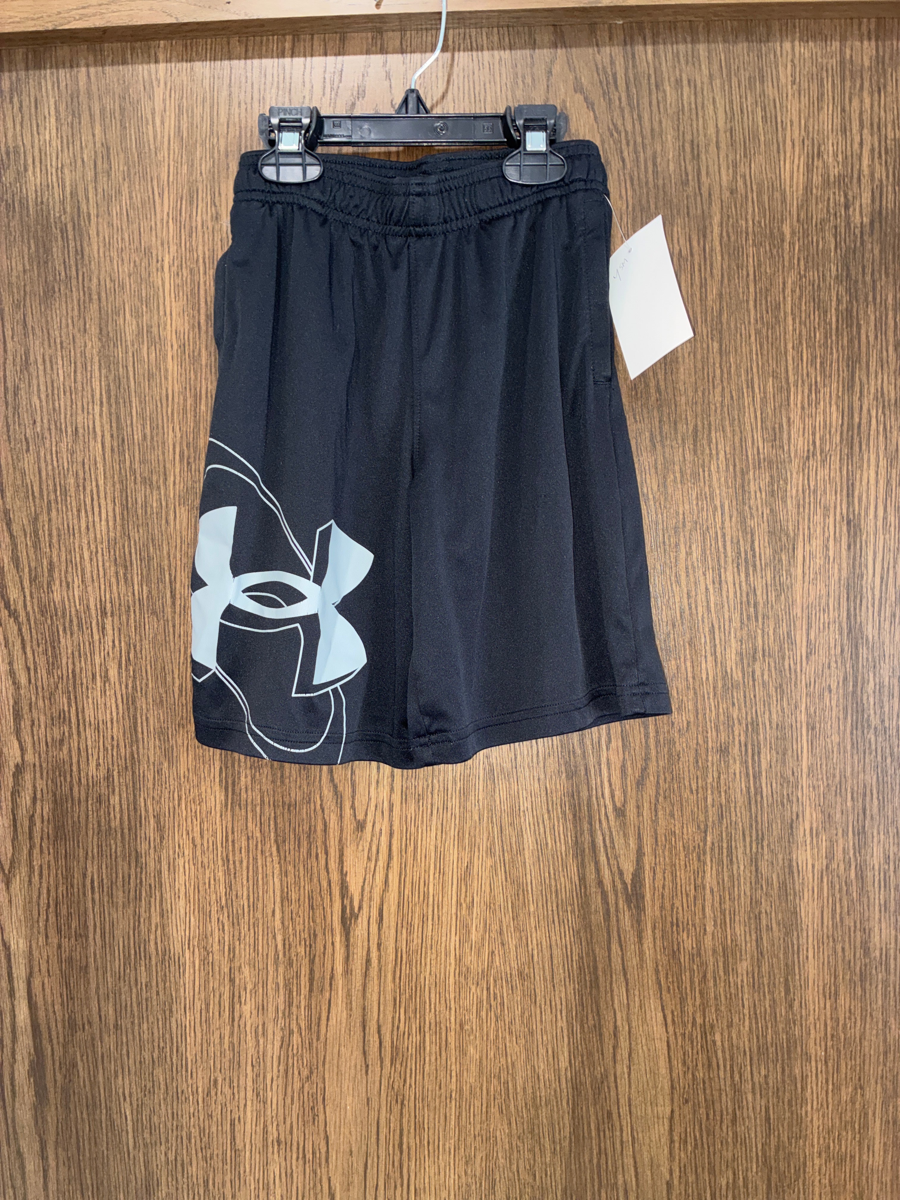 Boy’s Under Armour Shorts size Youth Small