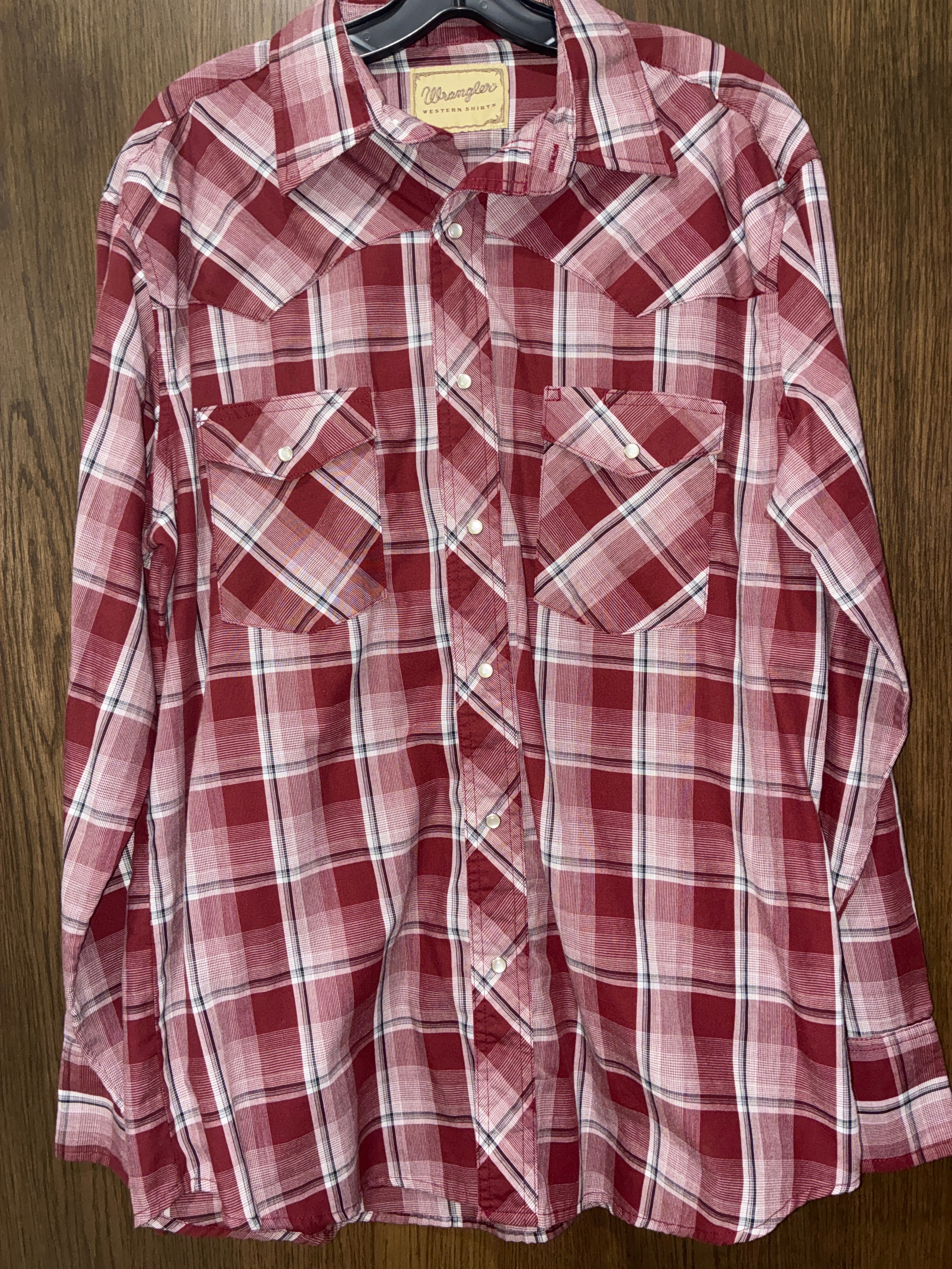 Men’s Wrangler Red Plaid Button Up Size Large