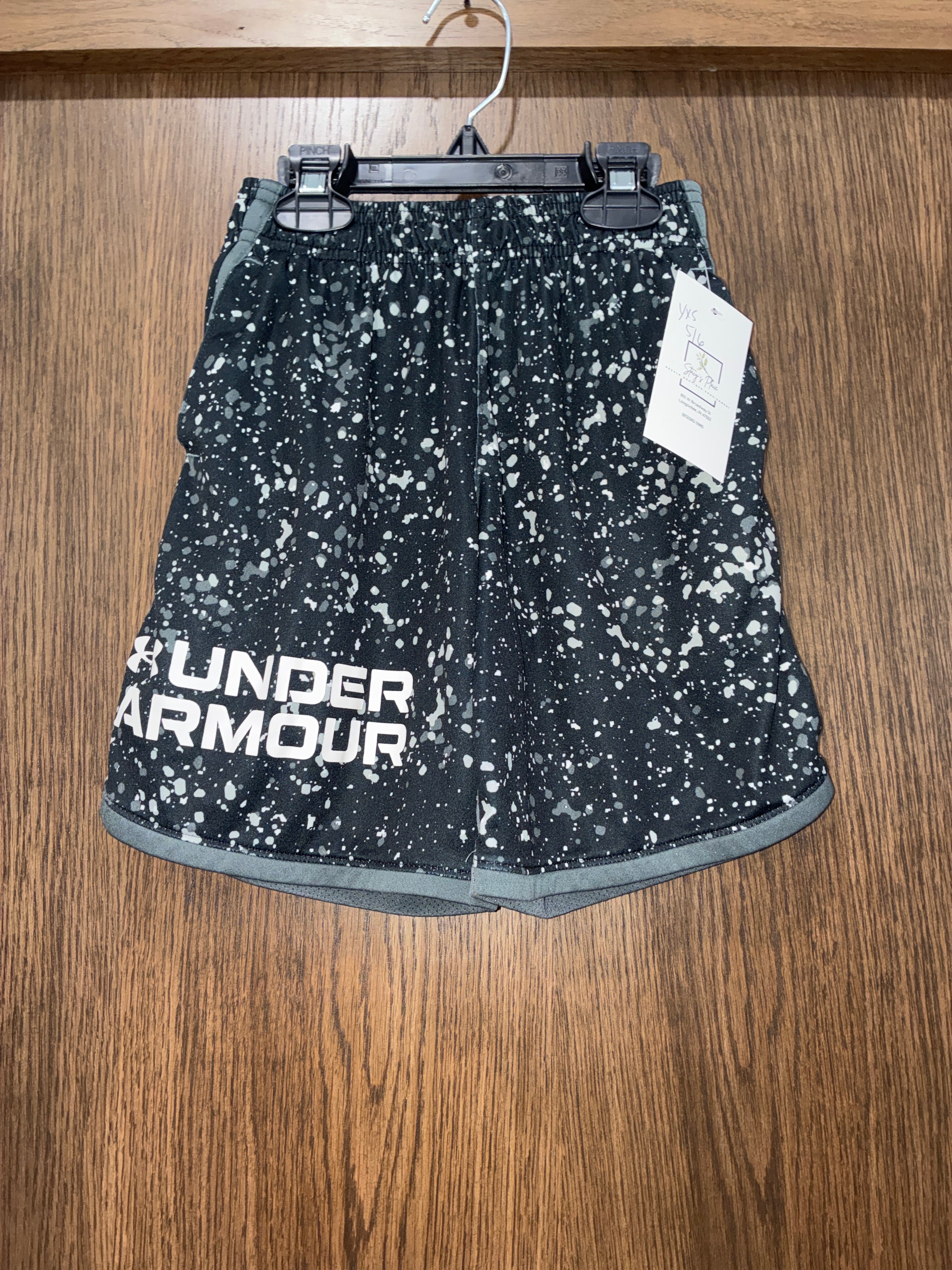 Boys Under Armour Shorts size 5/6