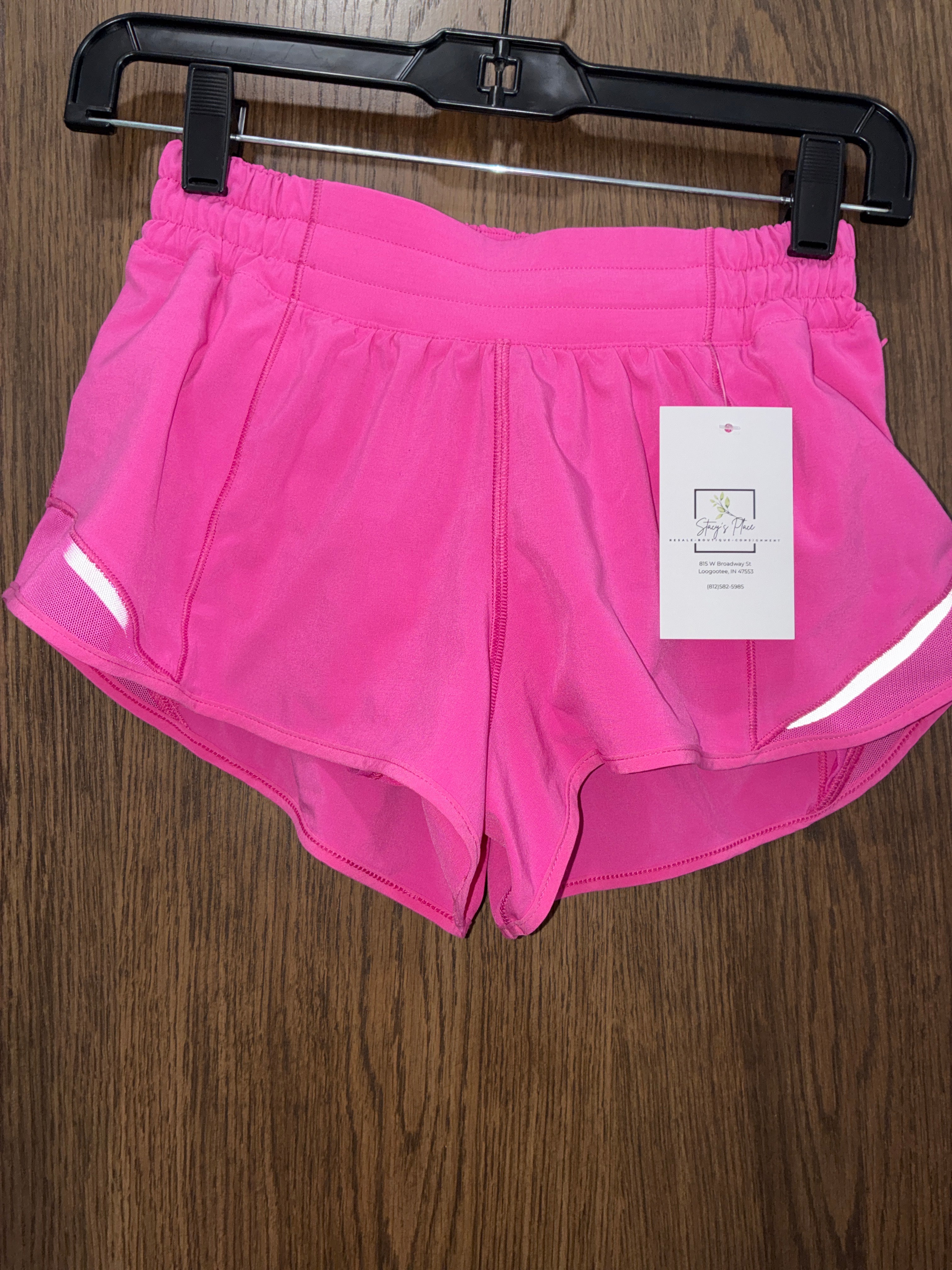 Women’s Lululemon Hotty Hot Shorts Size 4