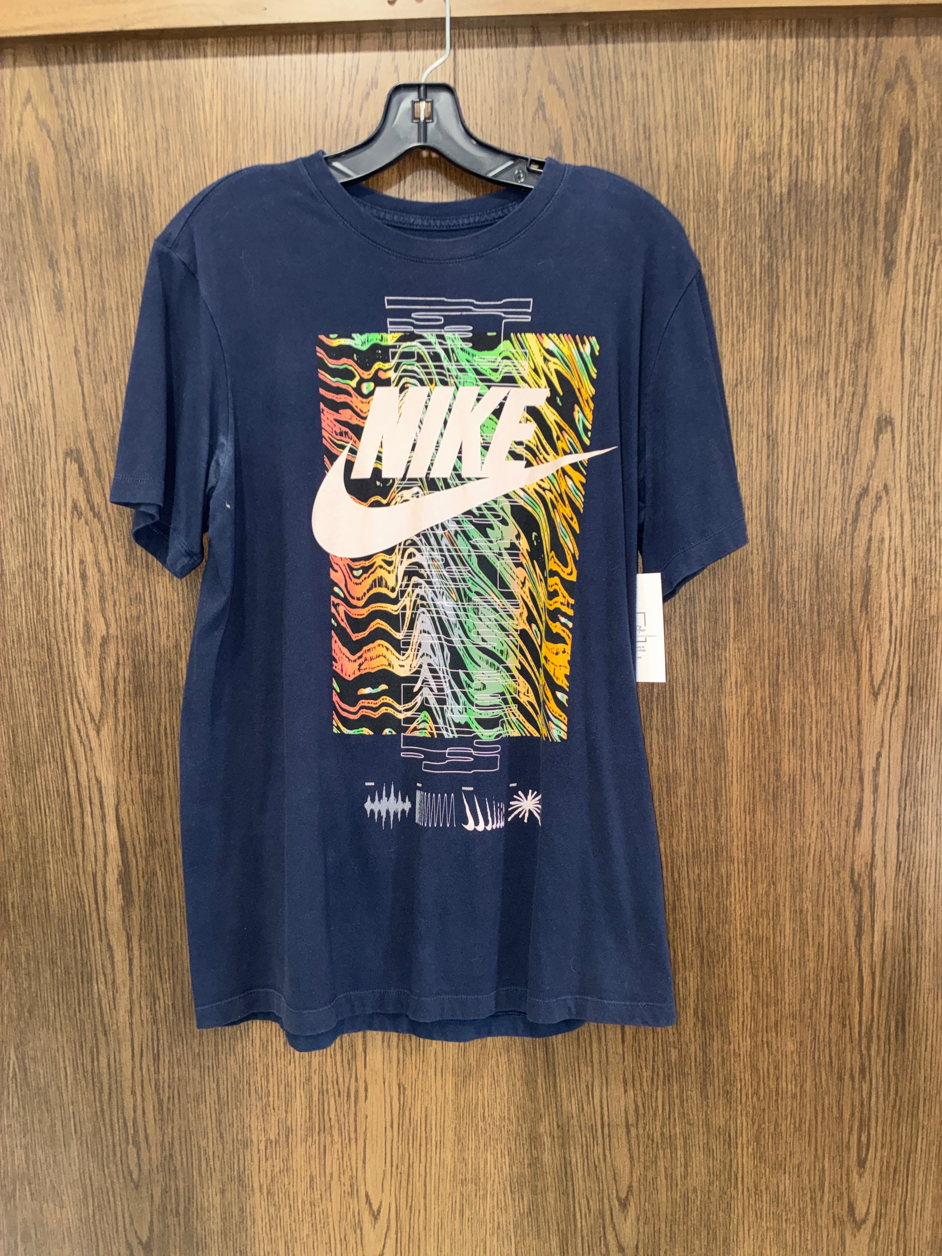 Men’s Nike T-Shirt Size Medium