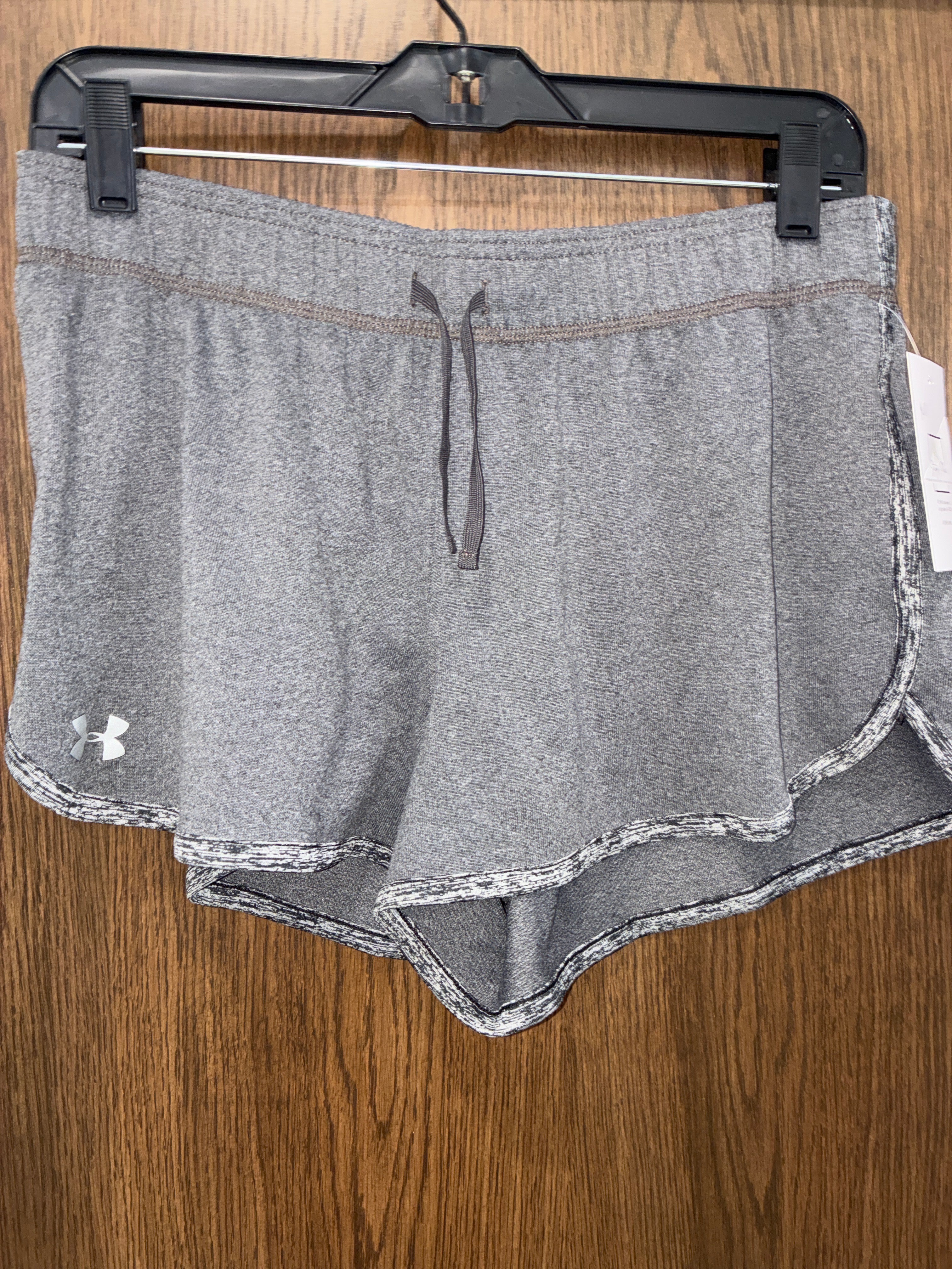 Women’s under Armour shorts size medium