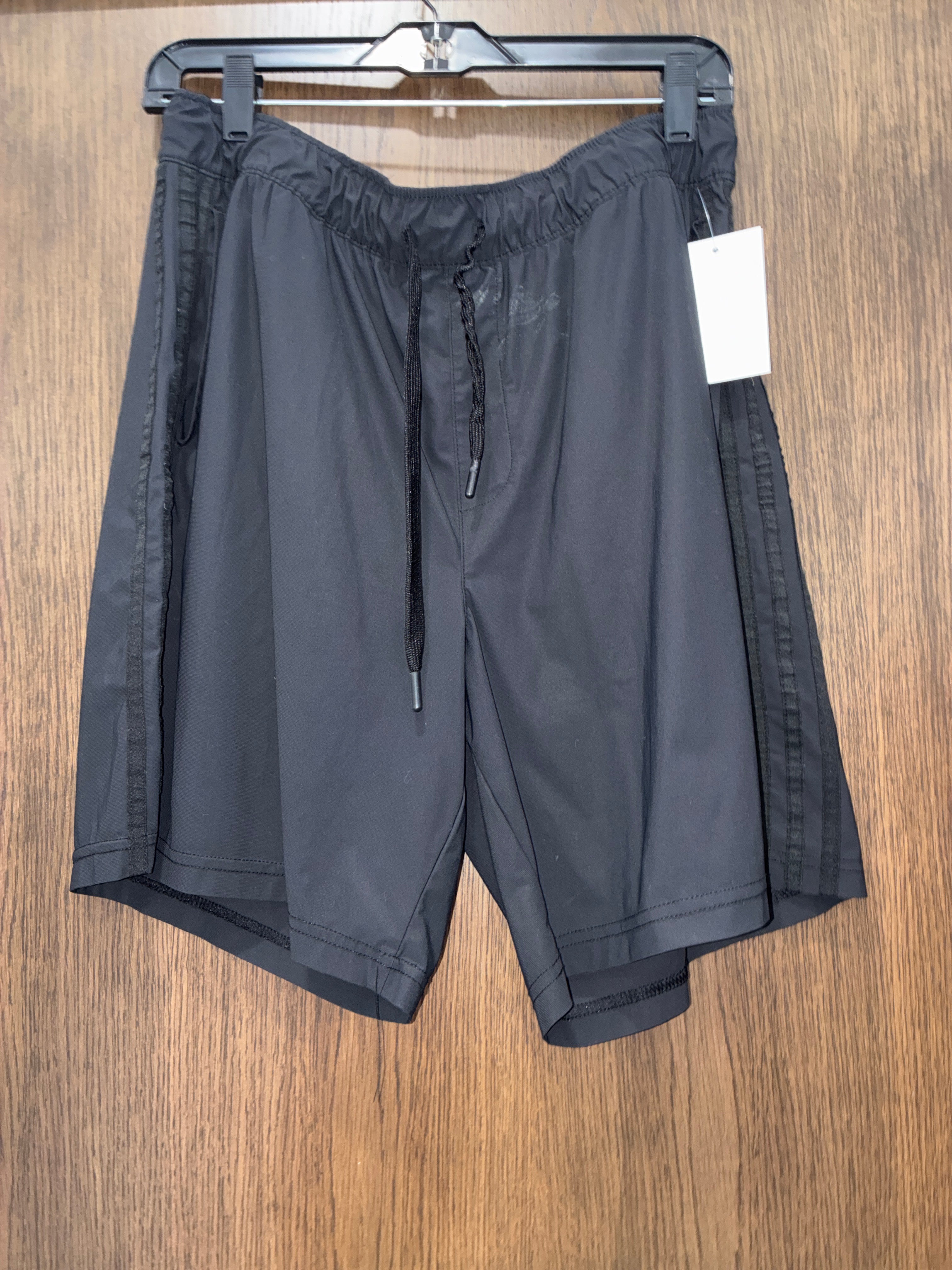 Men’s adidas shorts size large