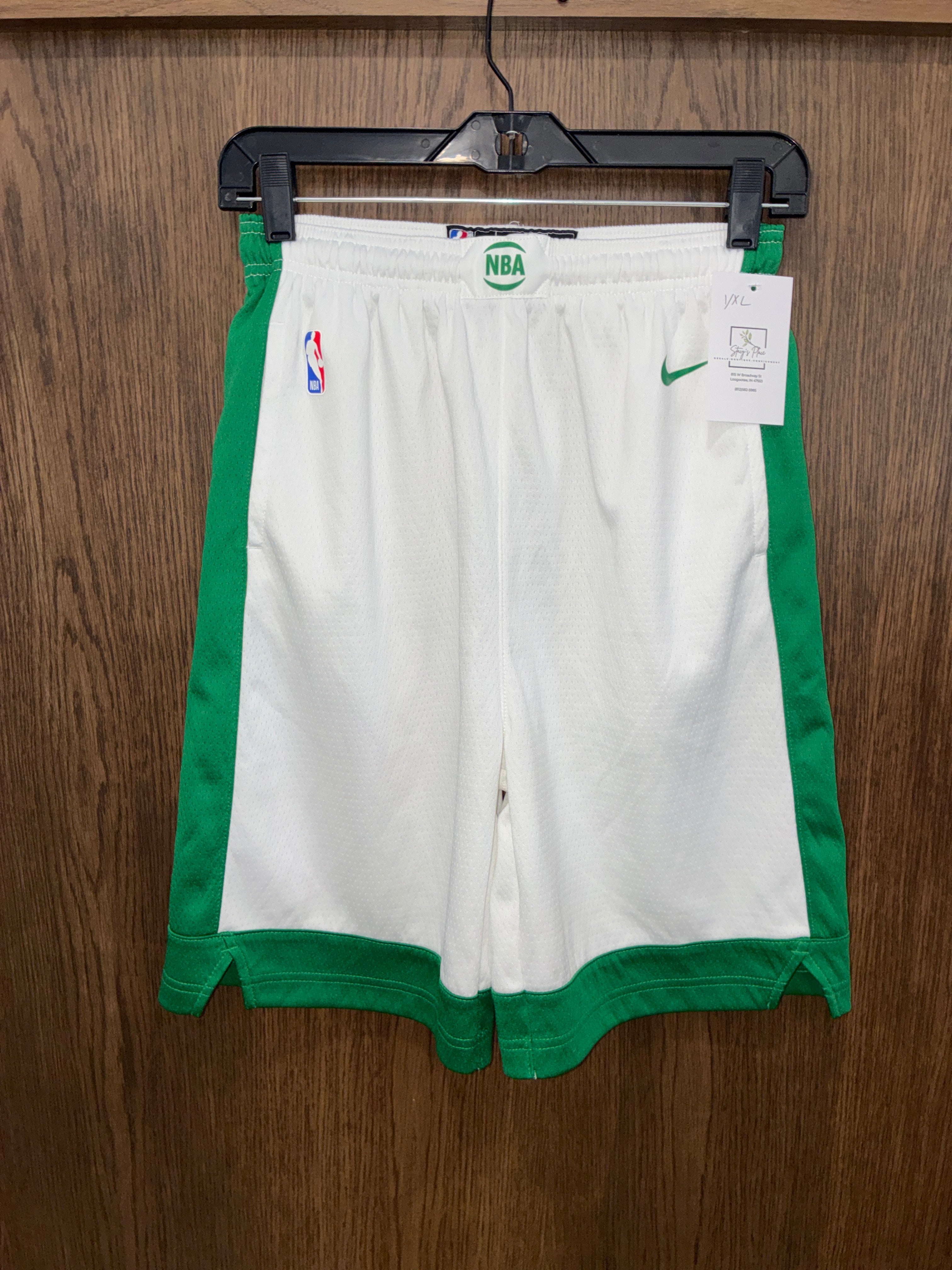 Nike Boston Celtics White 2020/21 City Edition Swingman Shorts Youth L YL 12/14 Like New