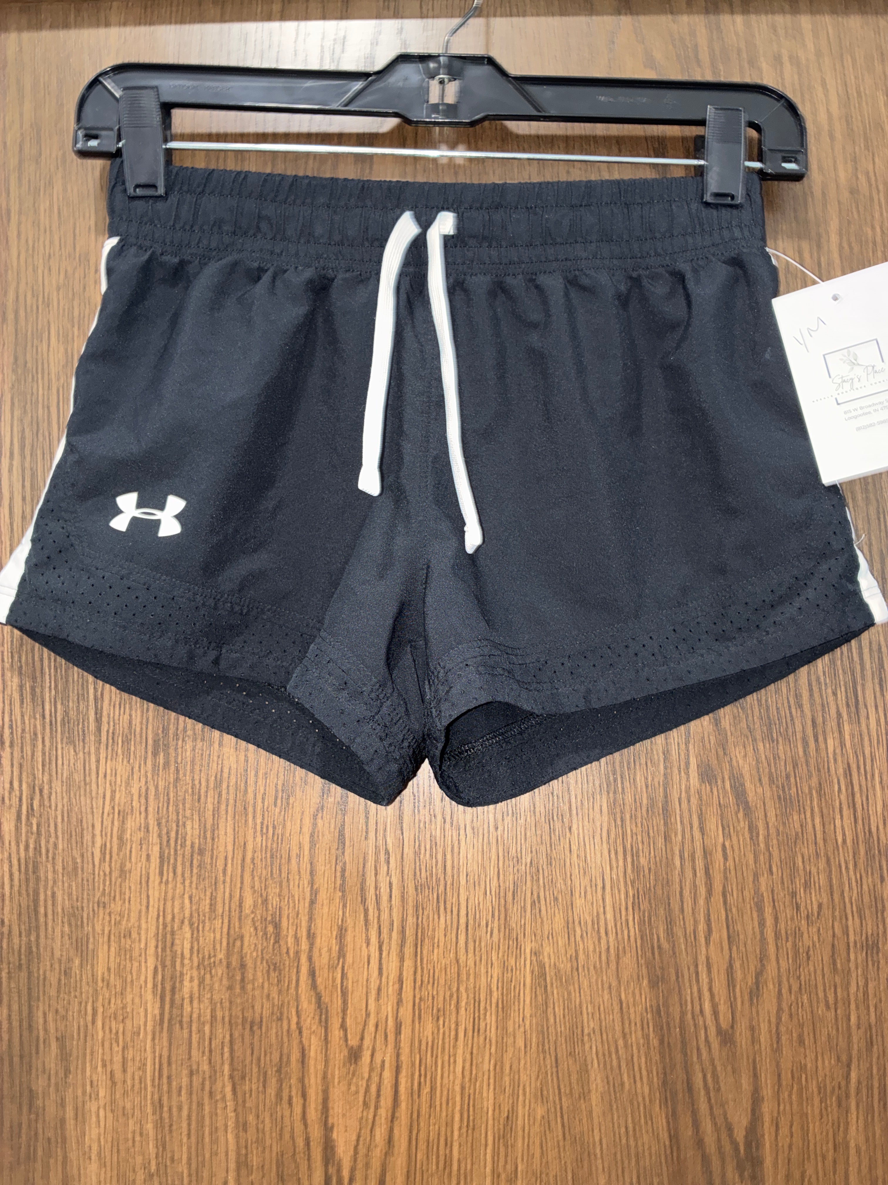 Girls Under Armour Shorts YM Youth Medium 10/12