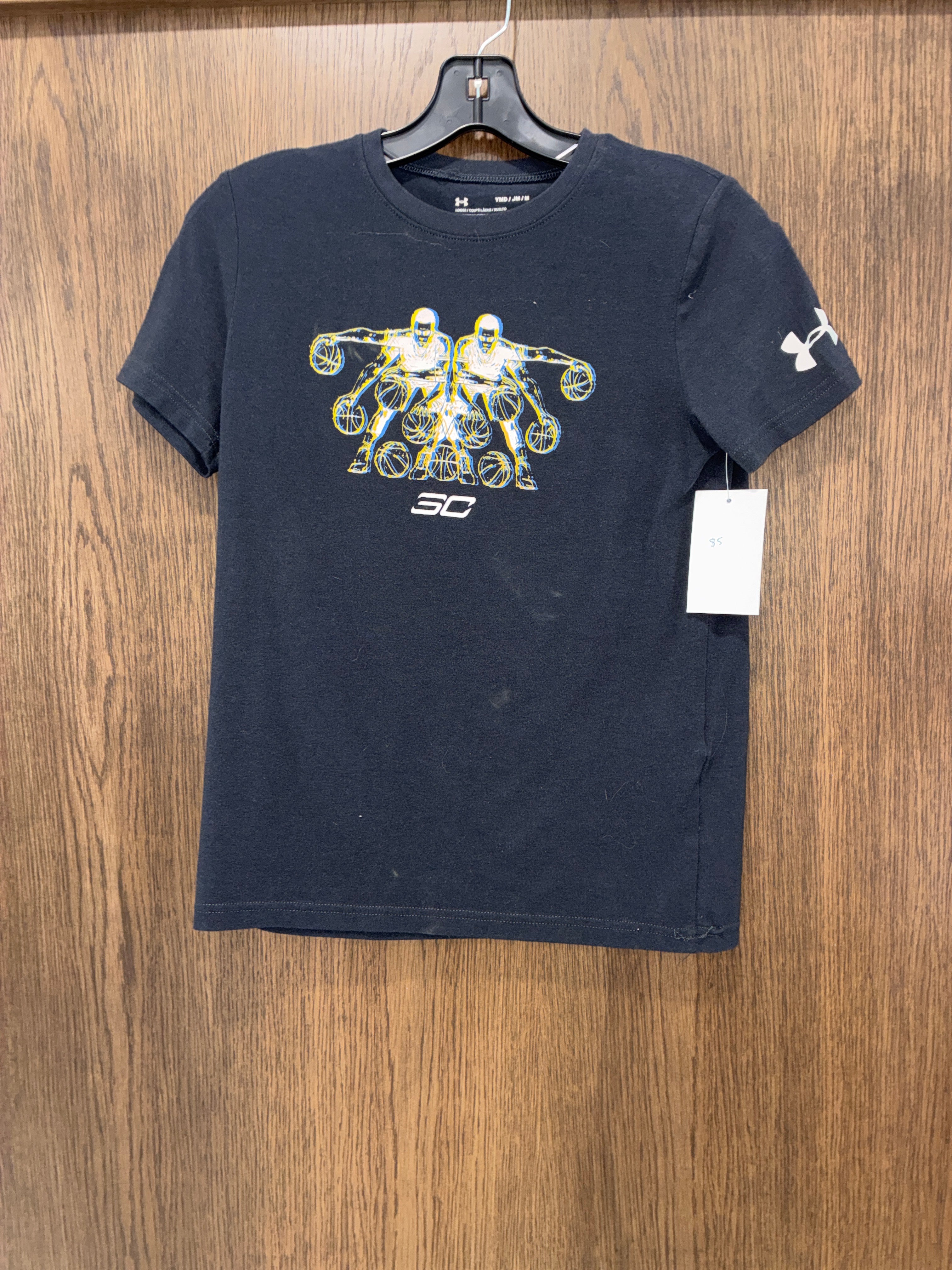 Boy’s Under Armour T-shirt size Youth Medium