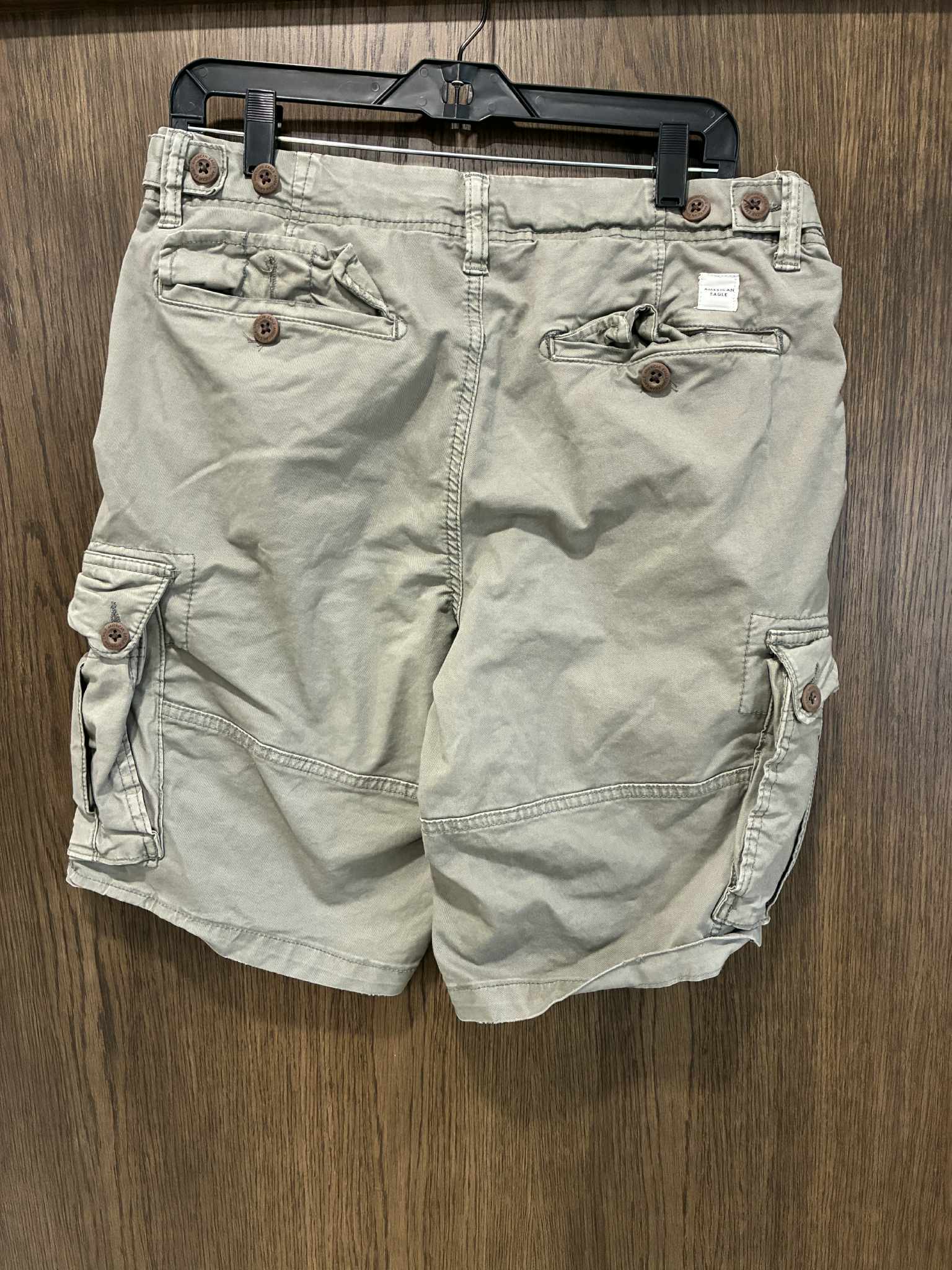 Men's American Eagle Cargo Shorts ~ Size 31