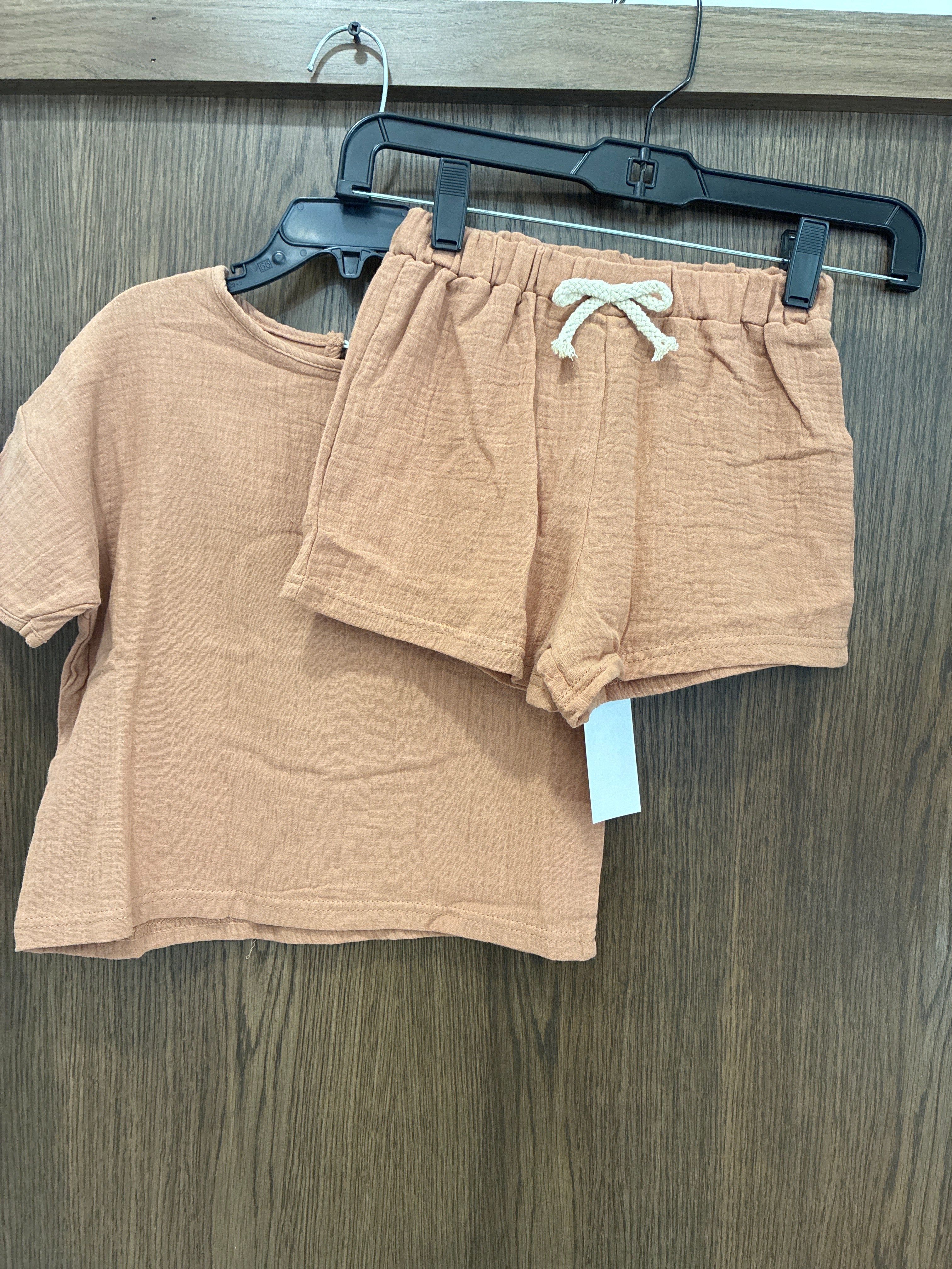 Kids Tales 2 piece shorts set size 6/7