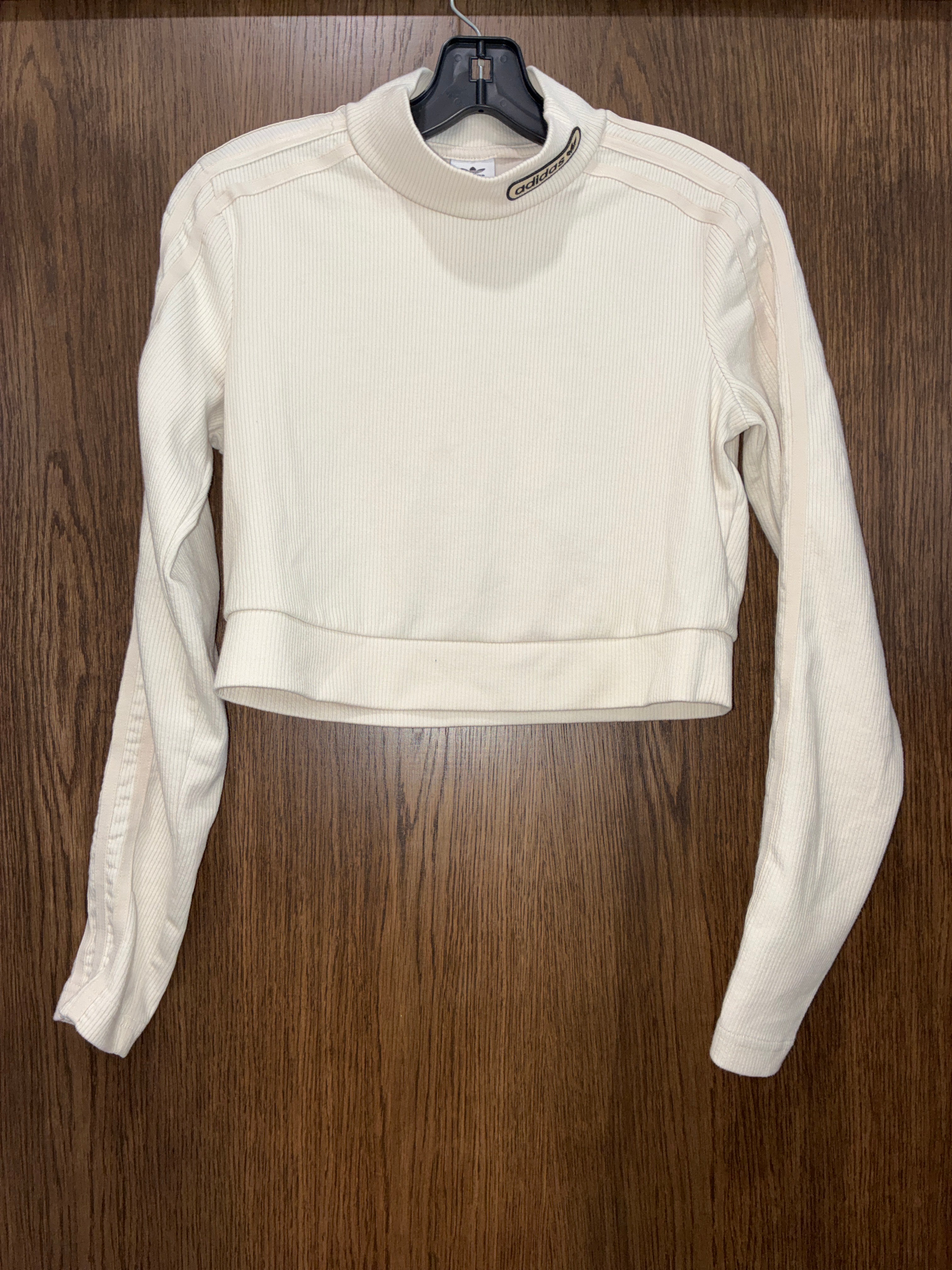 Women’s adidas crop long sleeve size medium