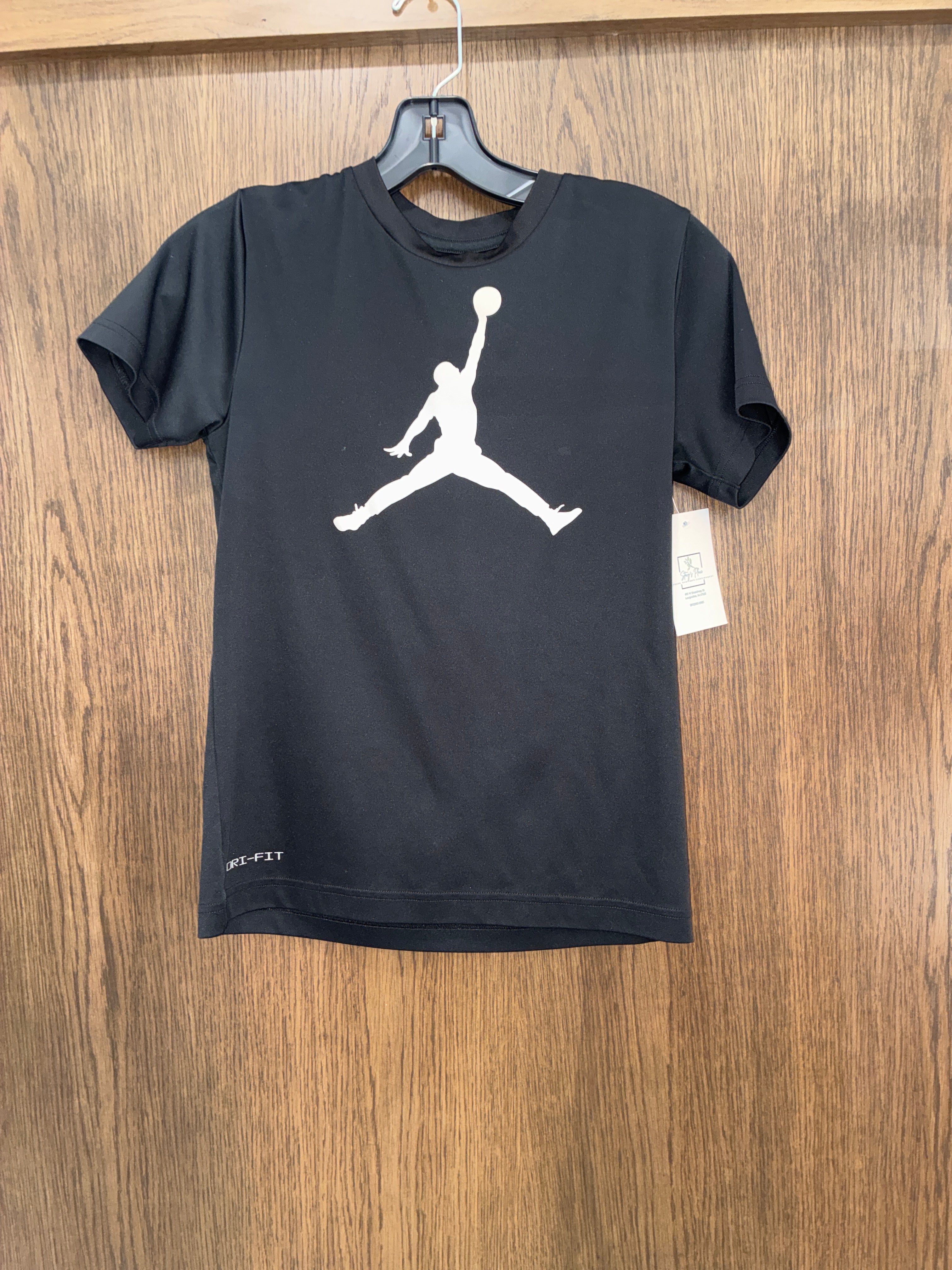 Boy’s Jordan T-Shirt size Youth Medium