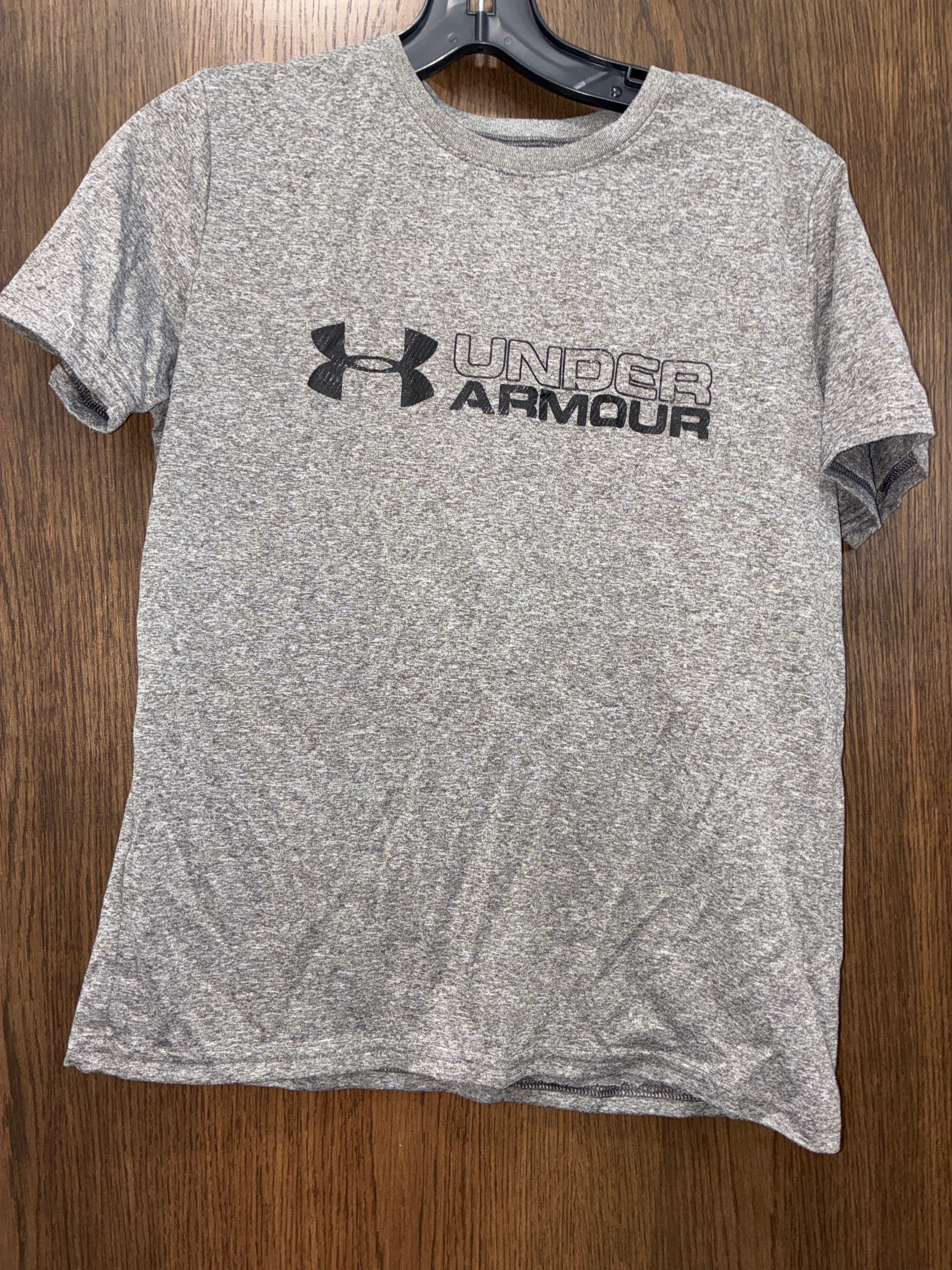 Boys Under Armour short sleeve shirt size youth large YL 12/14