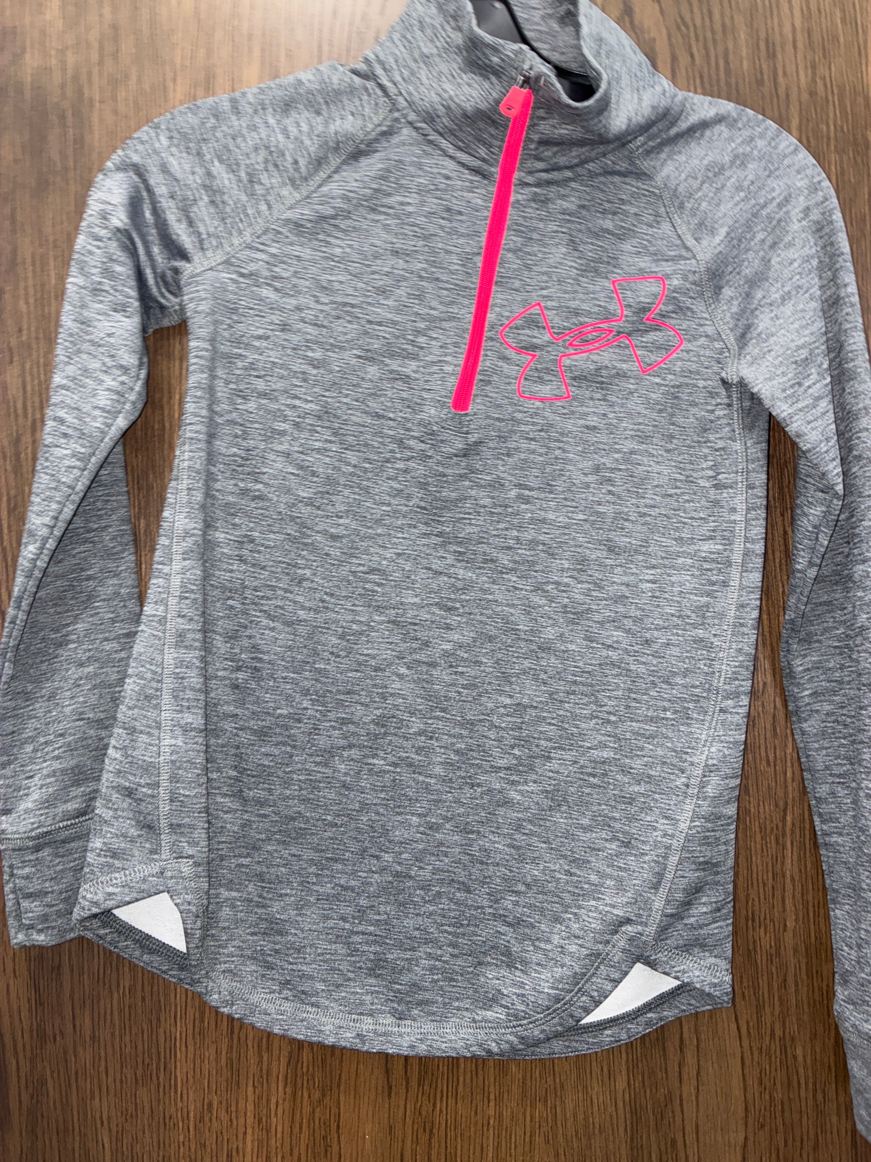 Girls under Armour quarter zip size youth medium