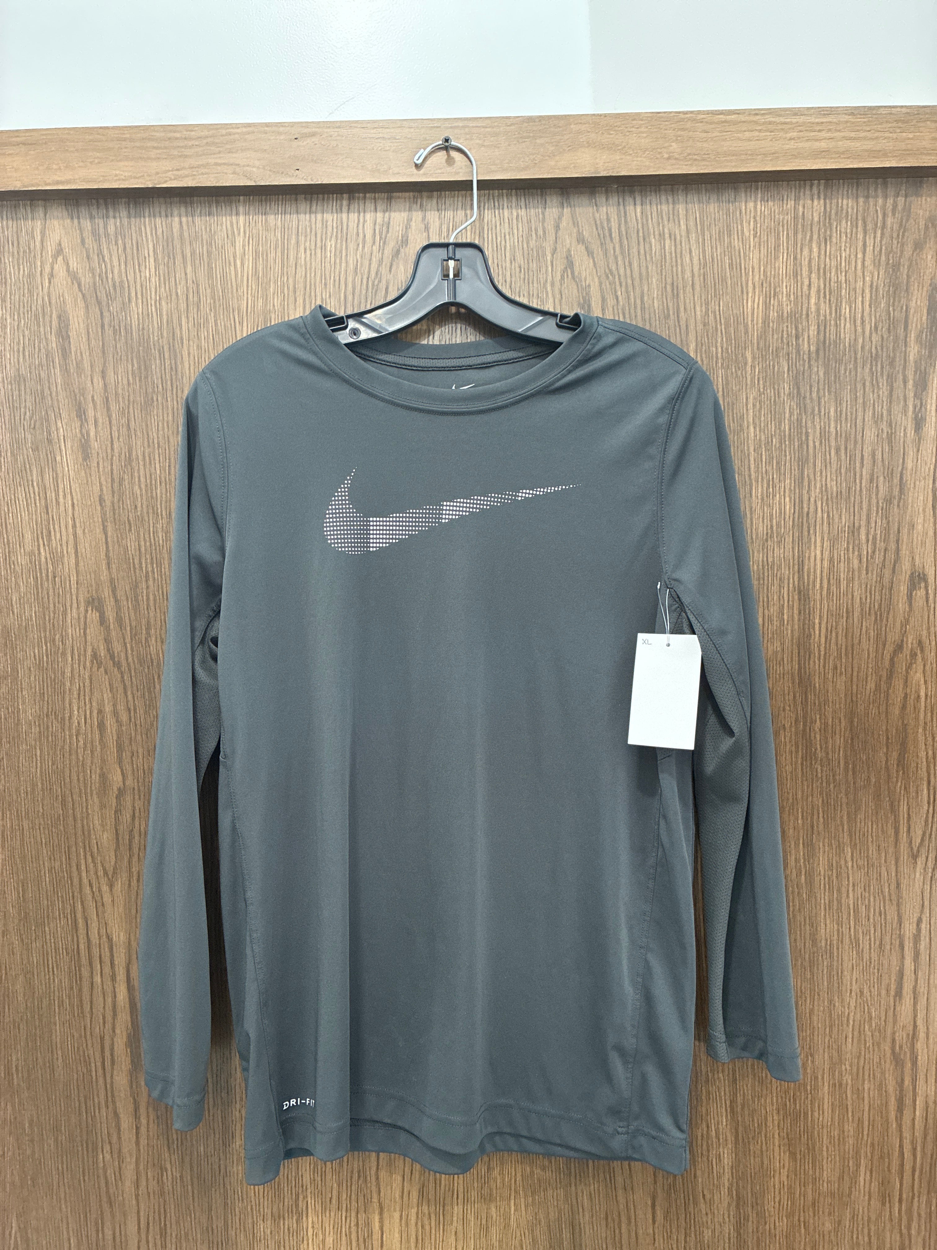 Boys Nike long sleeve shirt size youth extra large