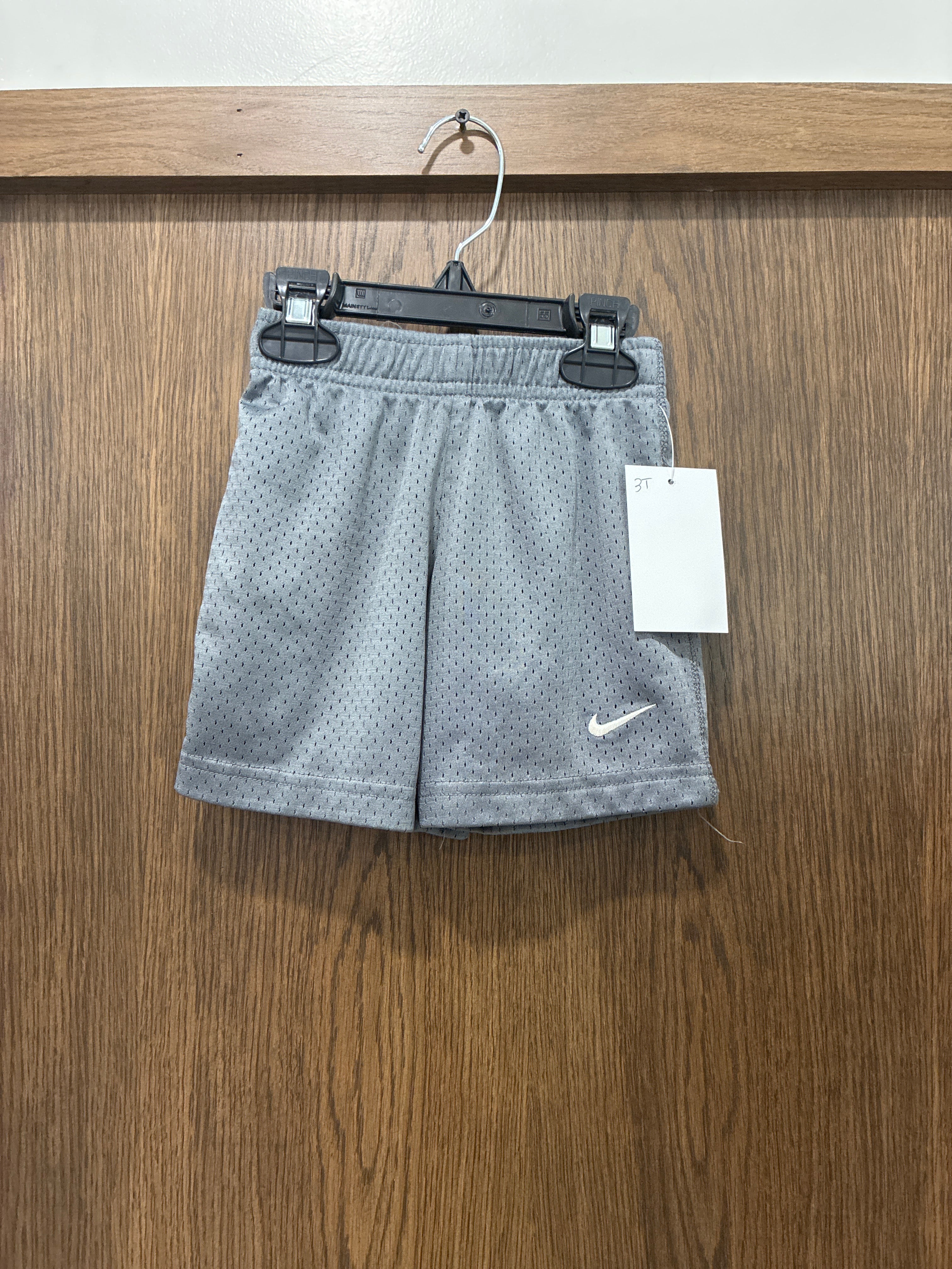 Boys Nike shorts size 3T