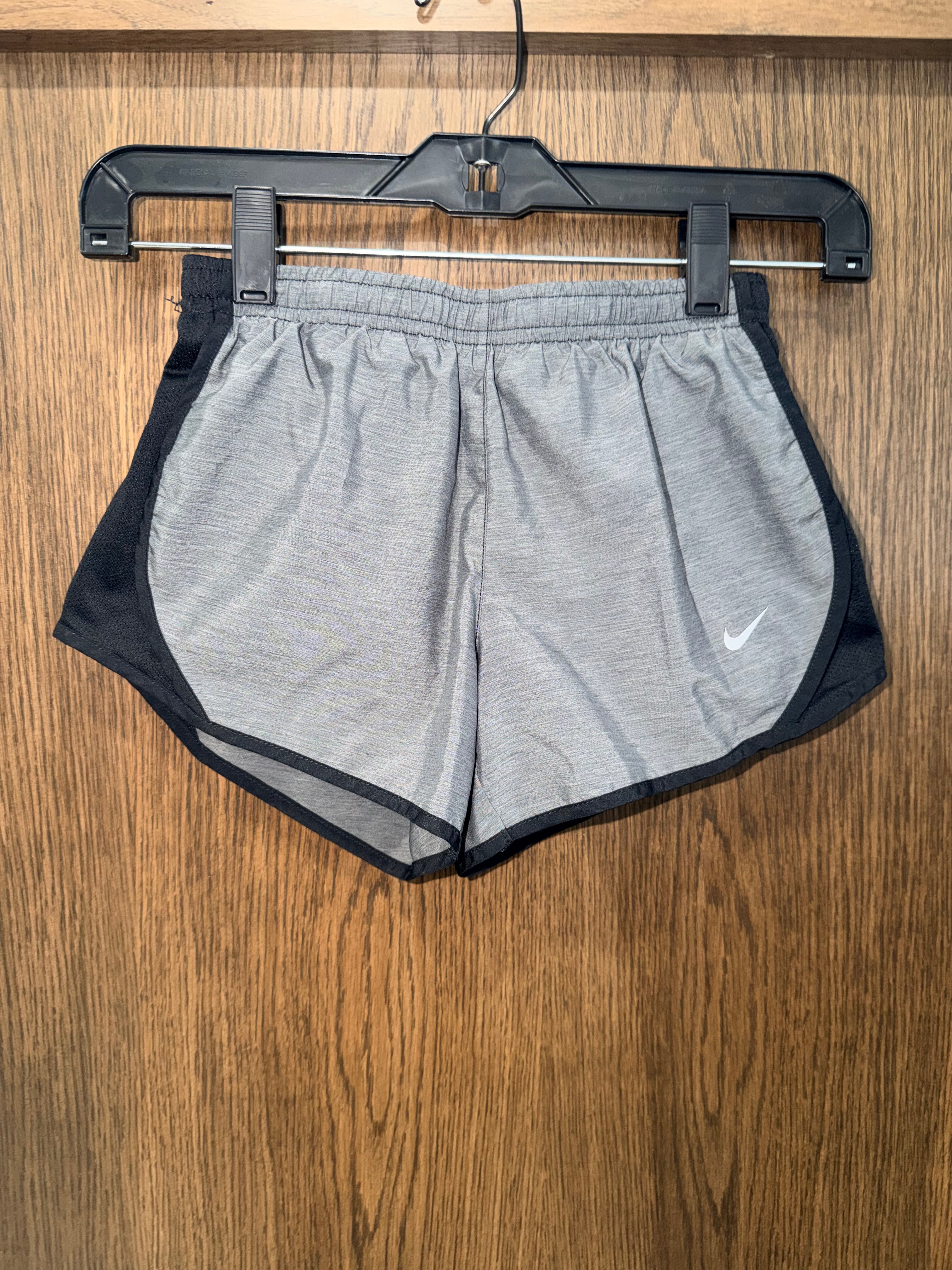 Girls Nike Shorts Tempo Lined Size Youth Small YSM Like New