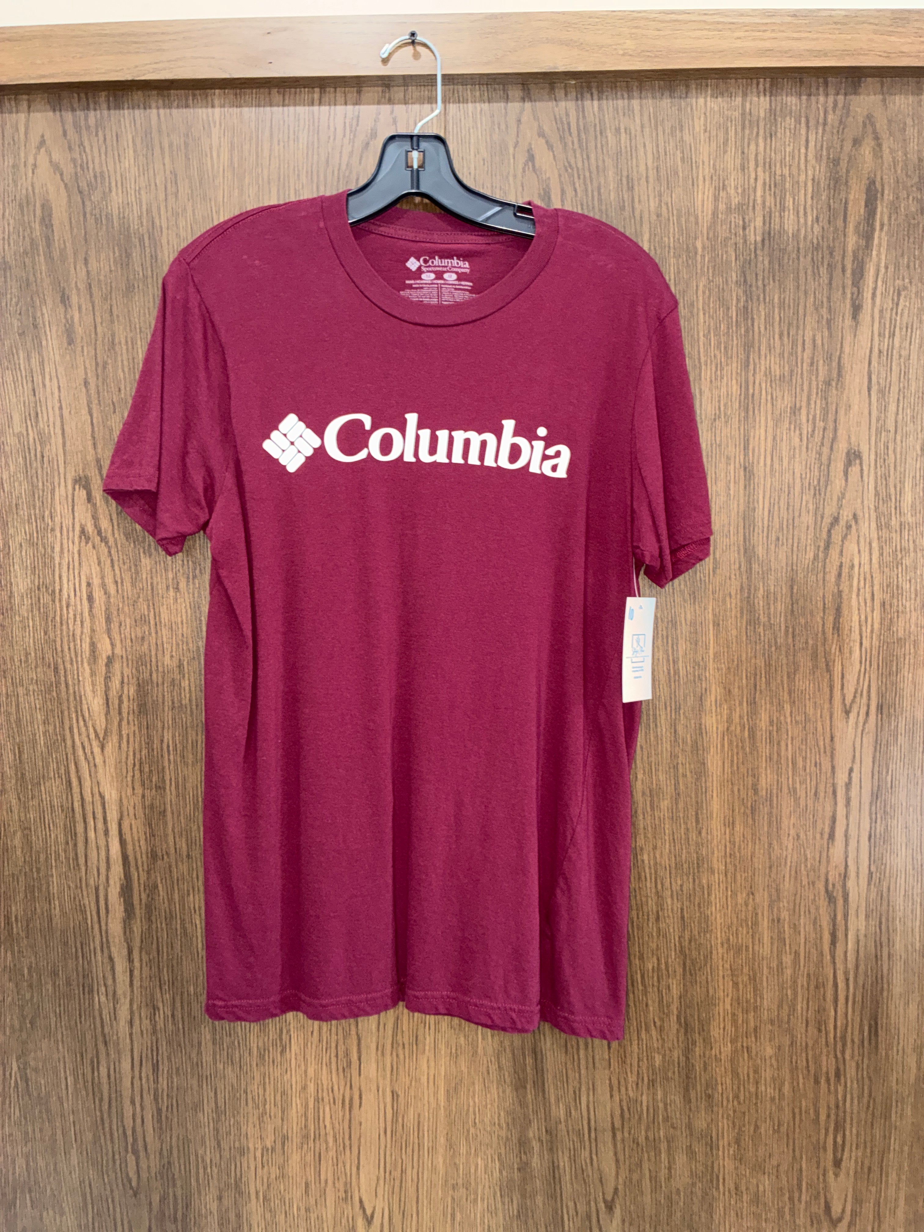 Men’s Columbia T-shirt Size Medium