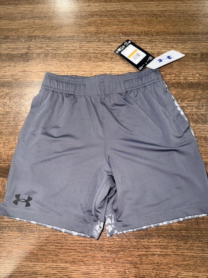 Under Armour Boys Shorts Size YSM 7/8 NWT