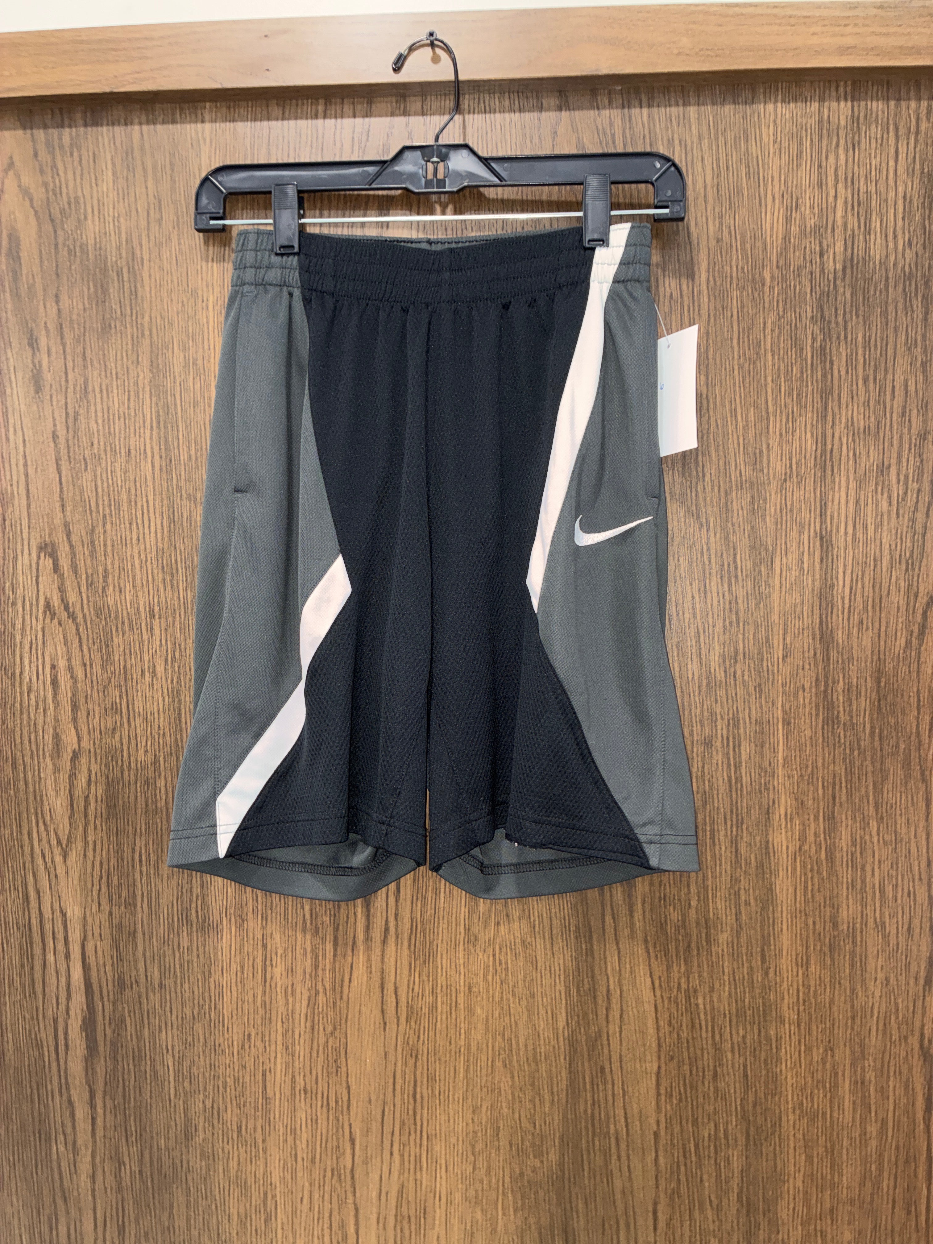 Boy’s Nike Shorts size Youth Large