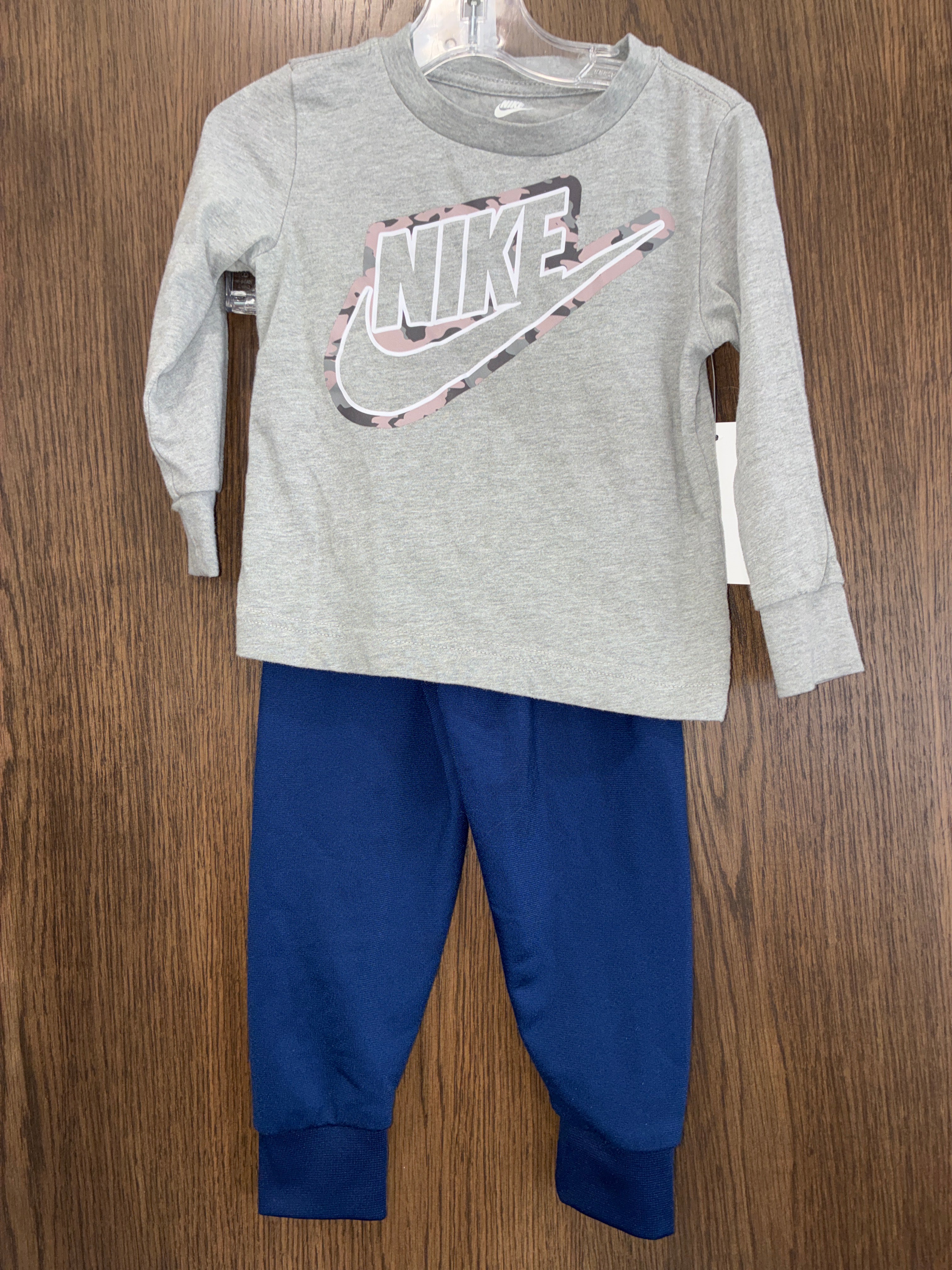 Boys Nike long sleeve and jogger set size 2T