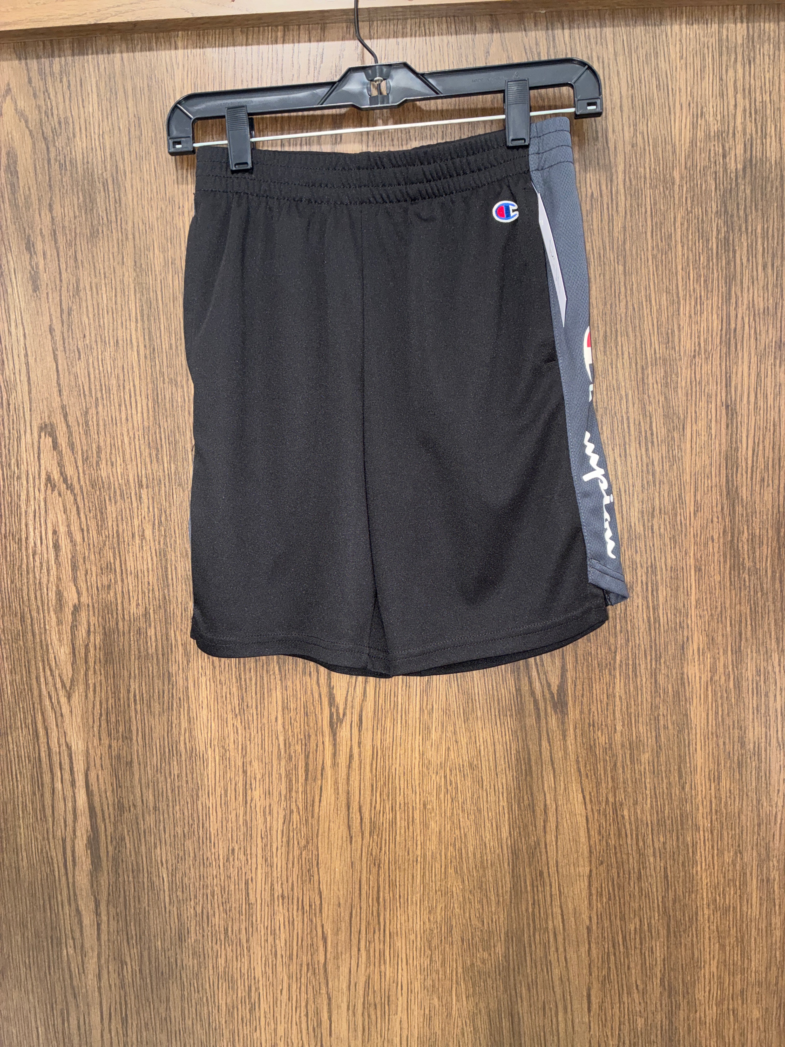 Boy’s Champion Shorts size Youth Medium