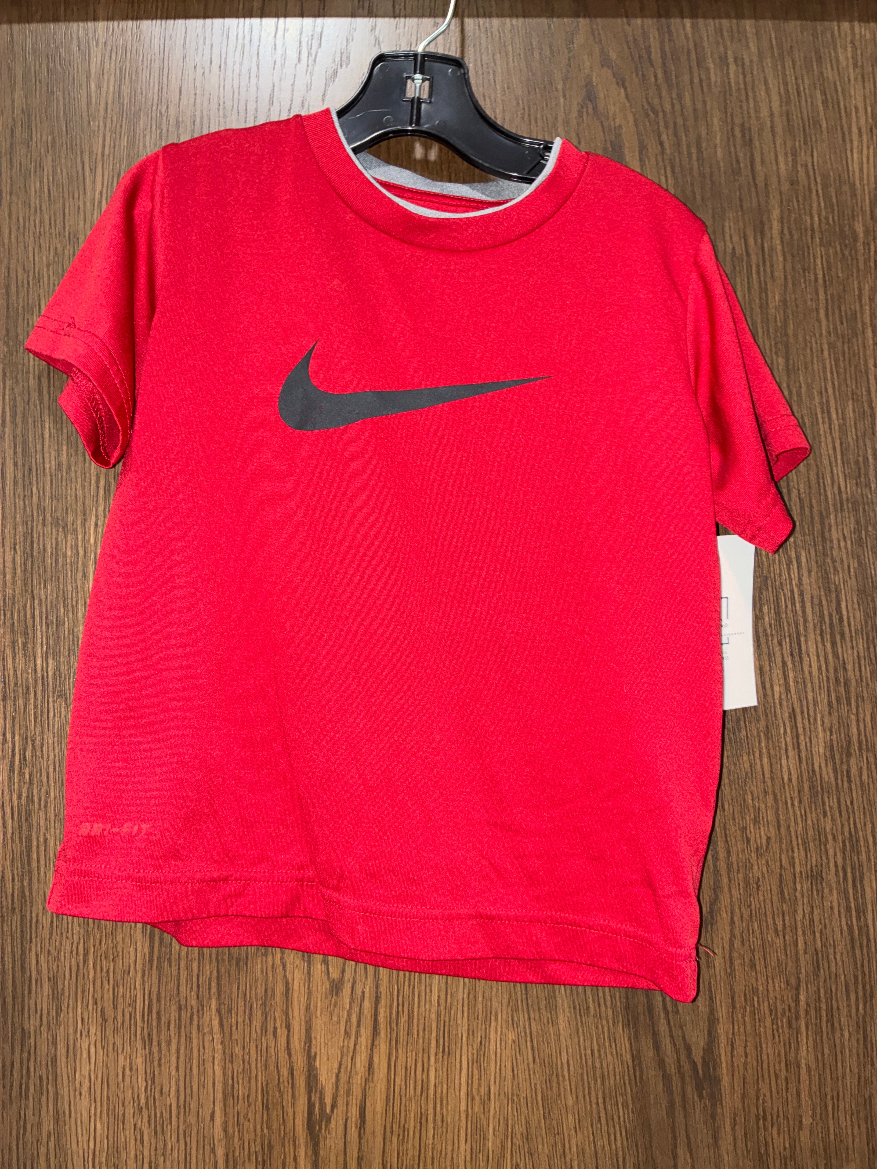 Boys Nike Short Sleeve Size 4