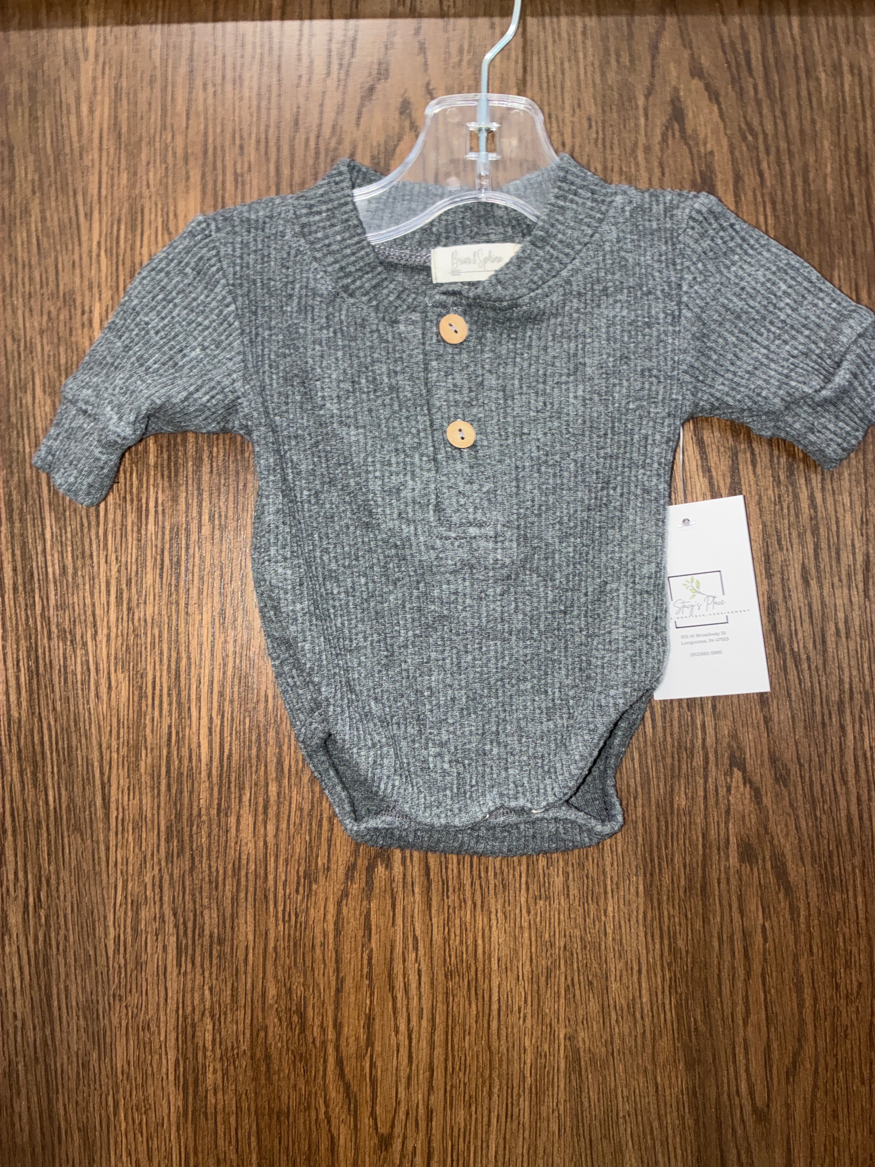 Briar & sphinx ribbed onesie size NB