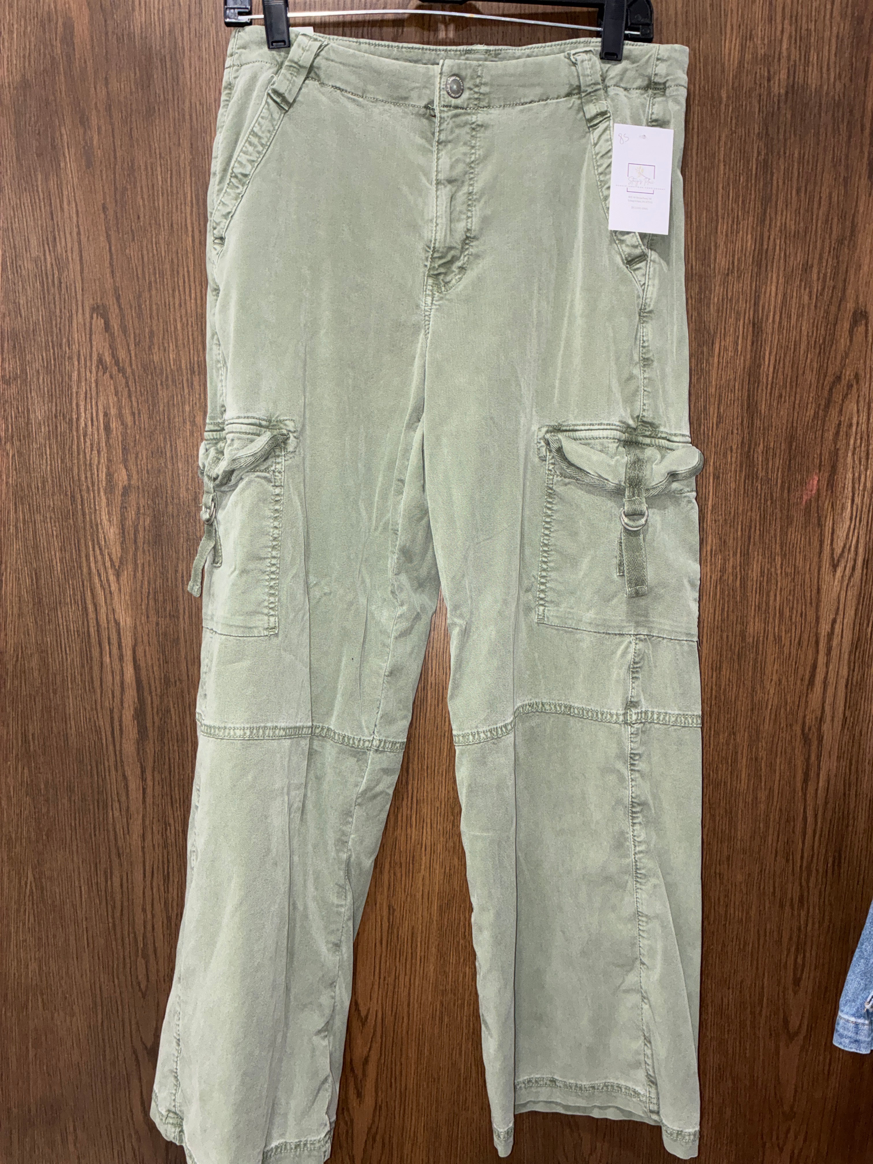Women’s American Eagle Cargo Pants Size 8