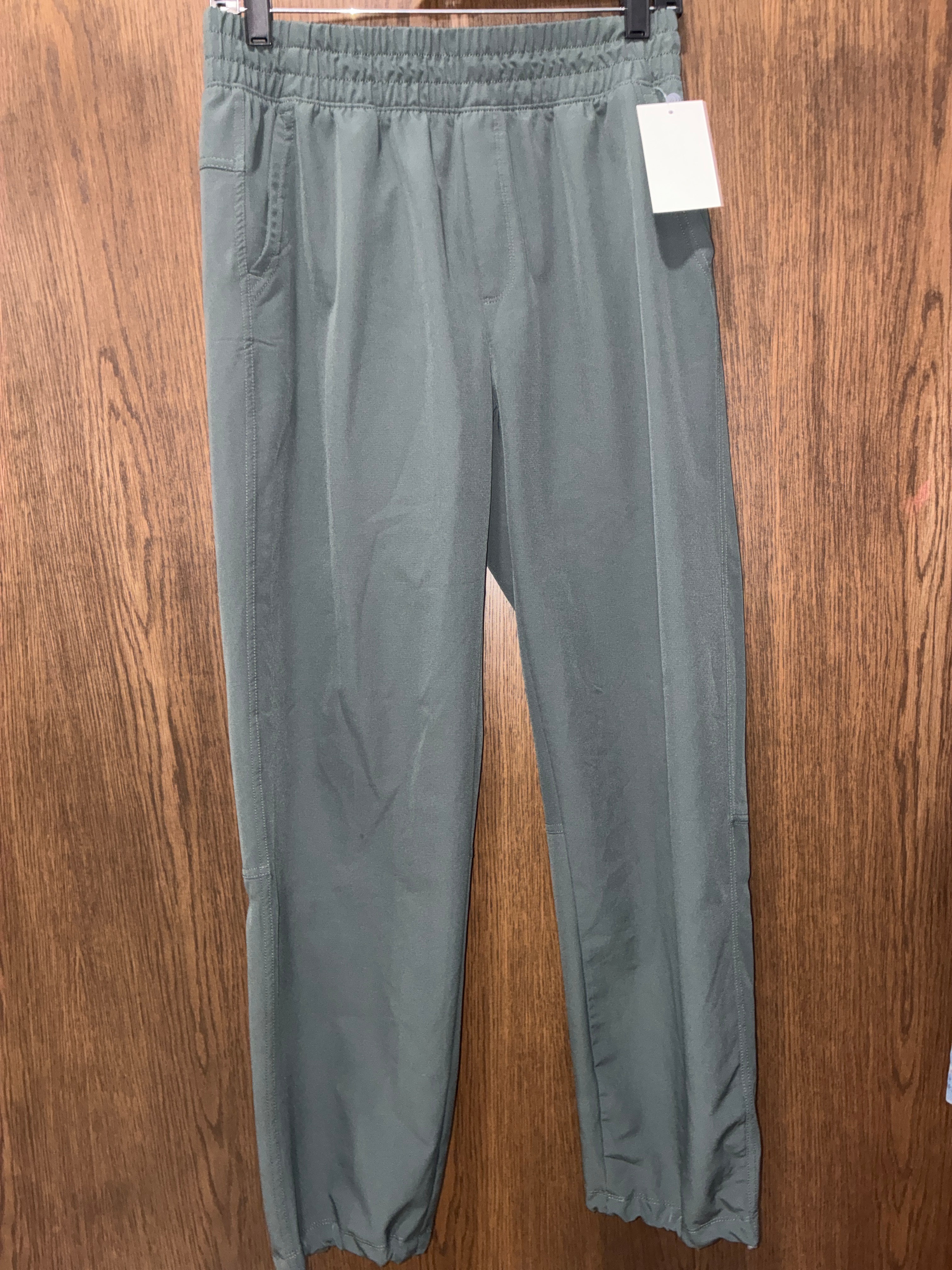 Men’s Apana Joggers Size Medium