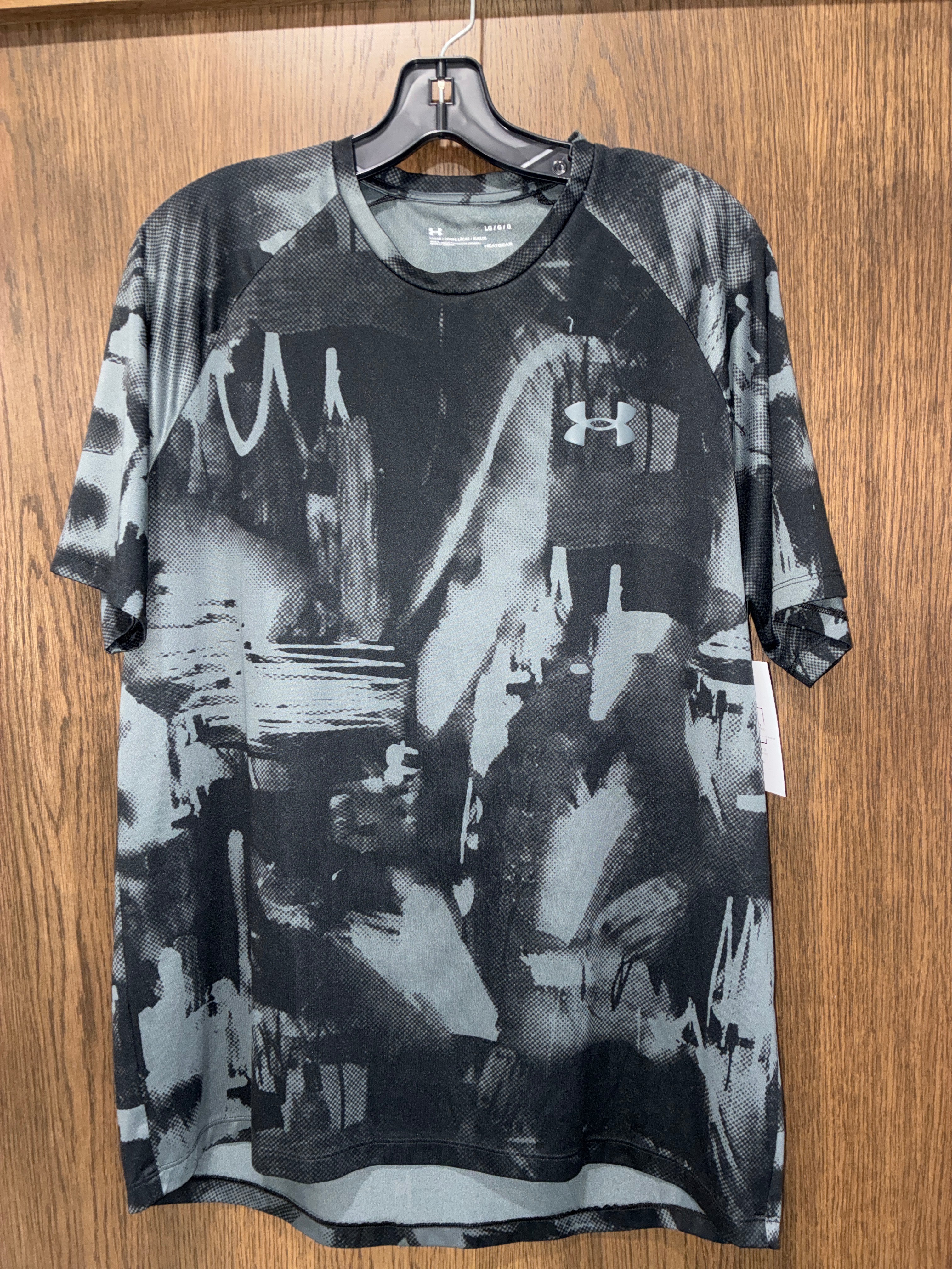 Men’s Under Armour T-shirt Size Large