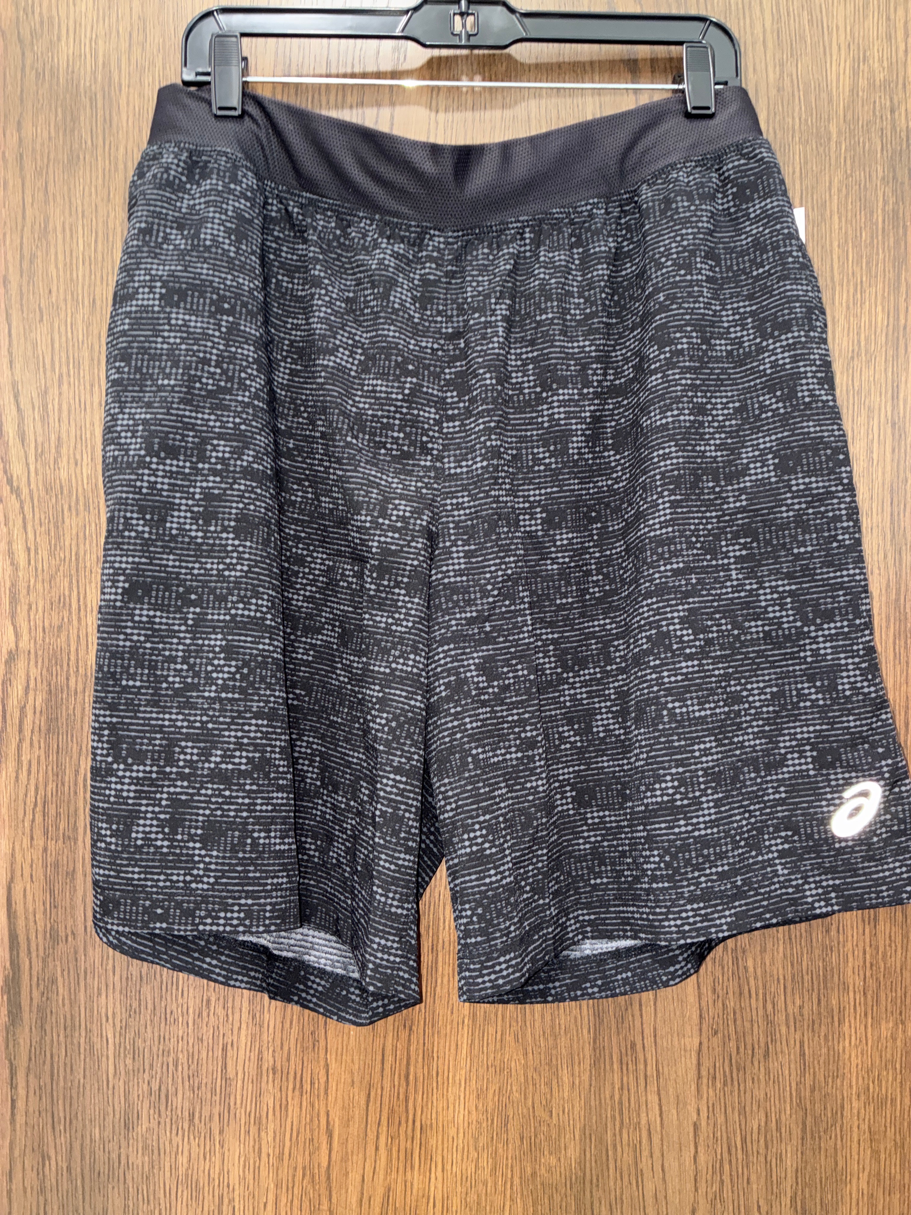 Men’s asics shorts size xl