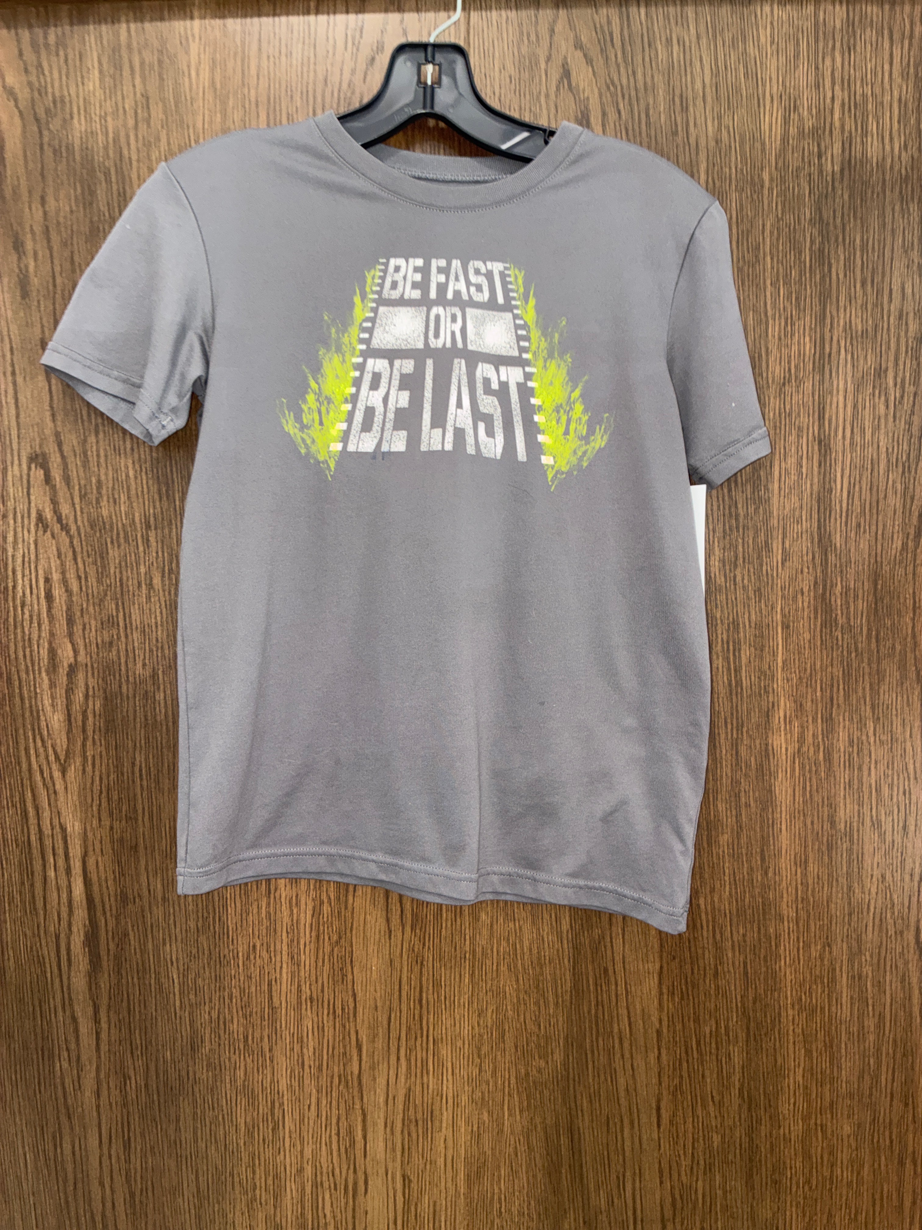 Boy’s Under Armour T-shirt size Youth Medium