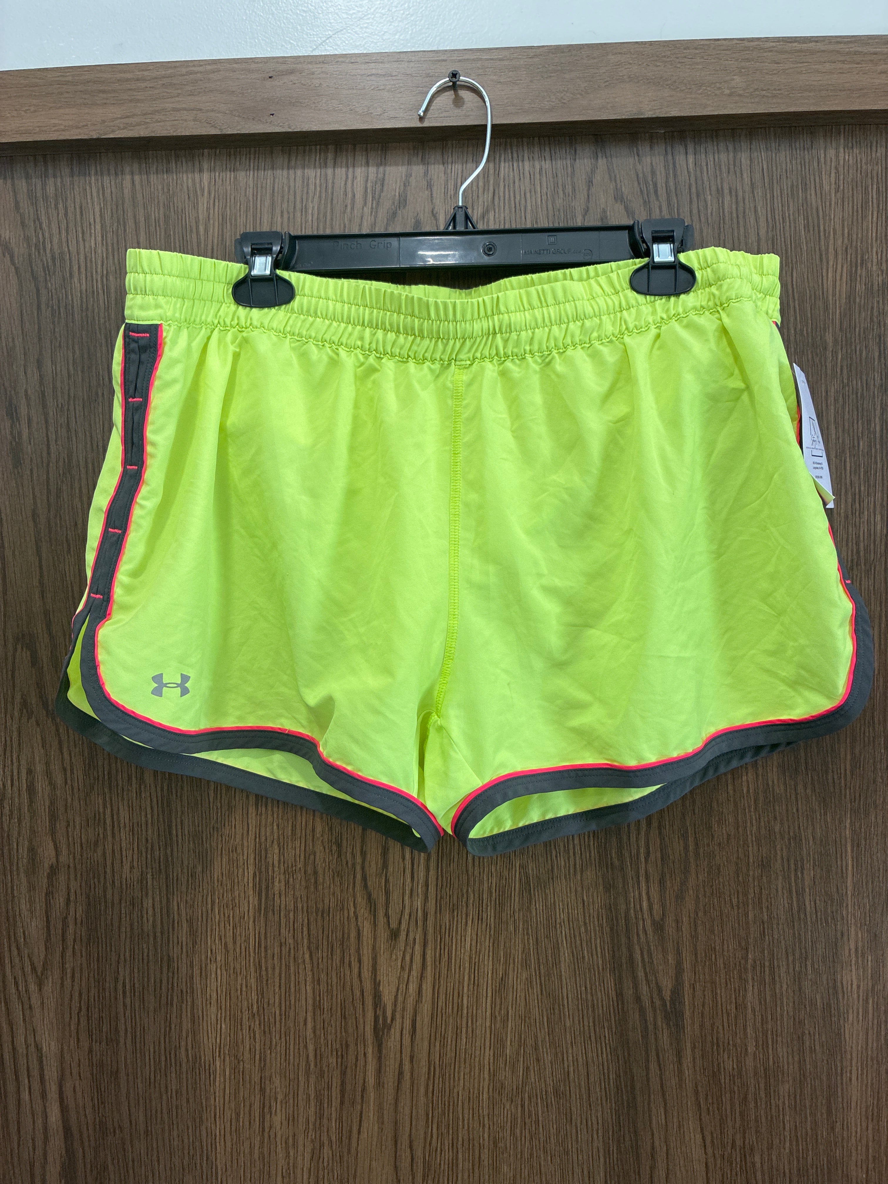 Women’s Under Armour shorts lined size extra large