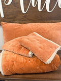 Southern Living Aurora
Velvet Quilt Full/Queen Bedding Set + Decorative Pillow