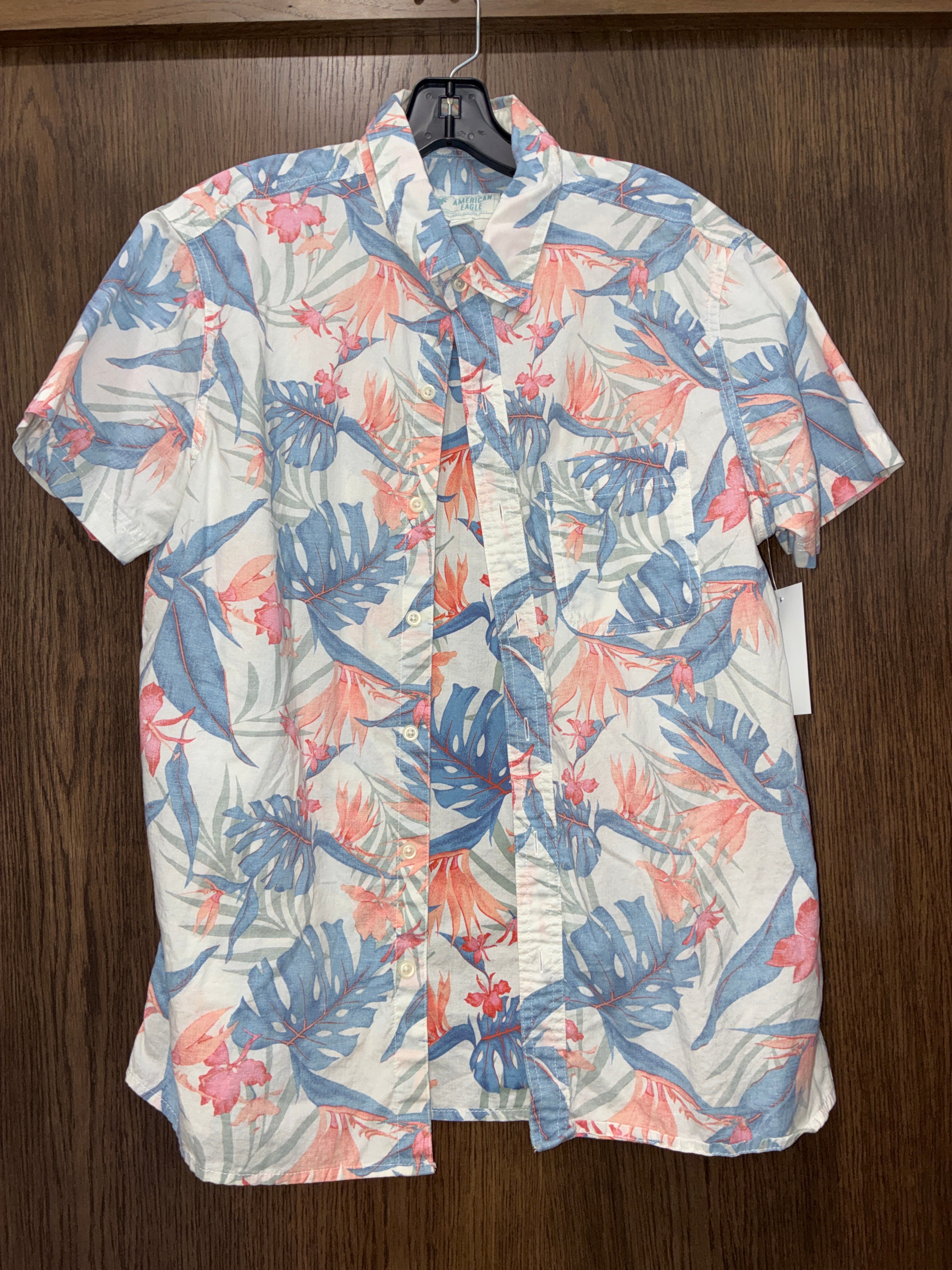 Men’s American Eagle button up size medium