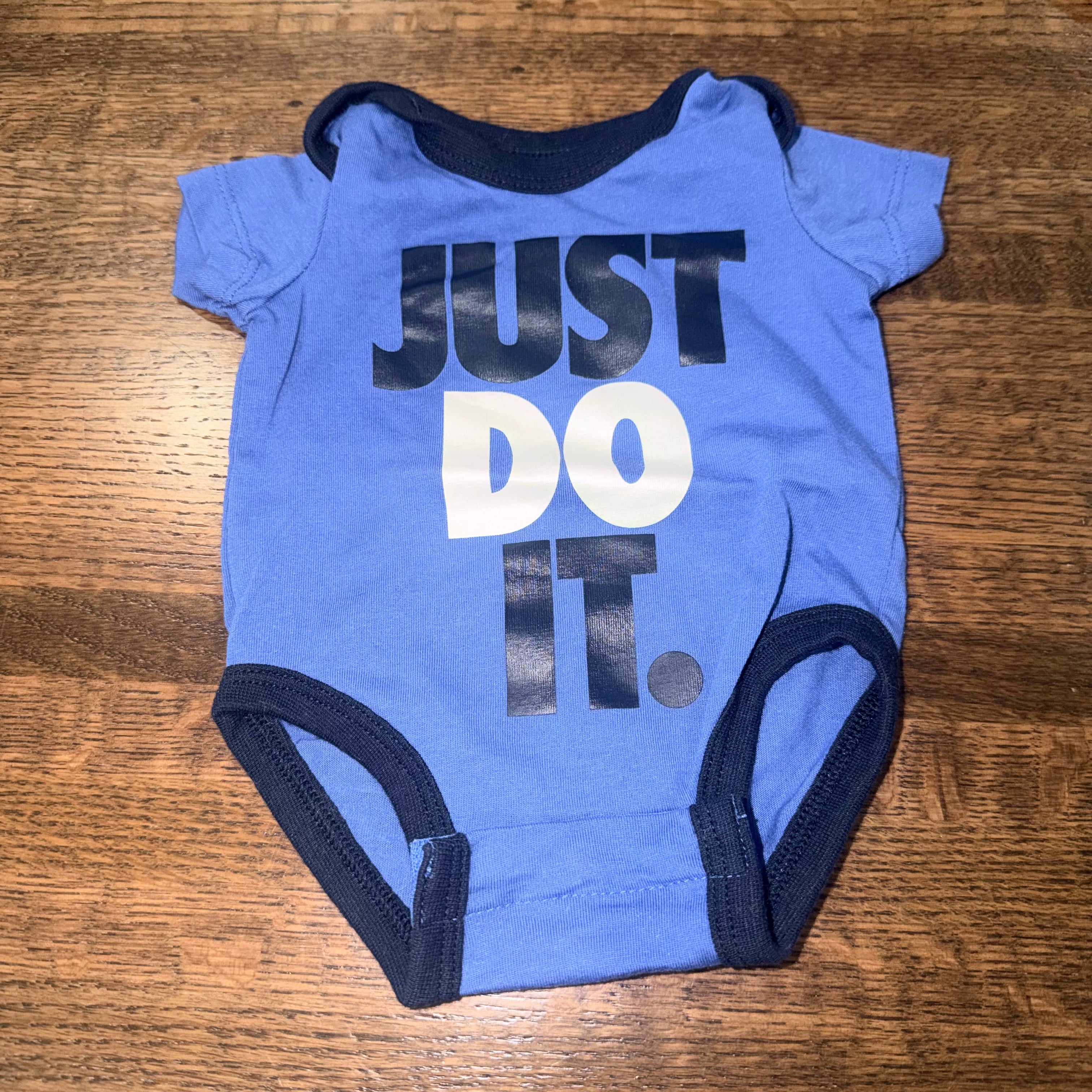 Nike Baby Boys Onesie Newborn New Condition