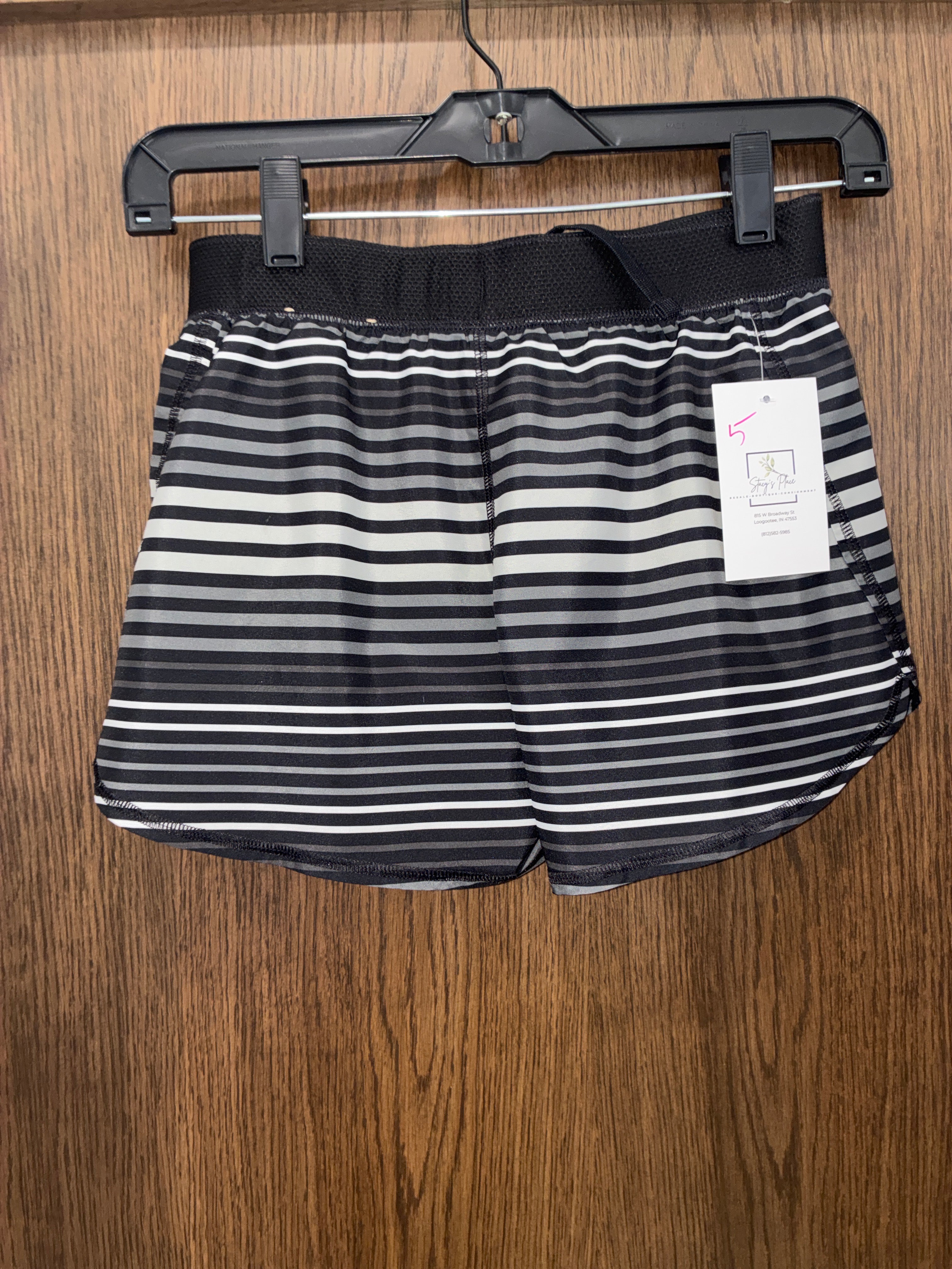 Girls Reebok shorts size youth medium