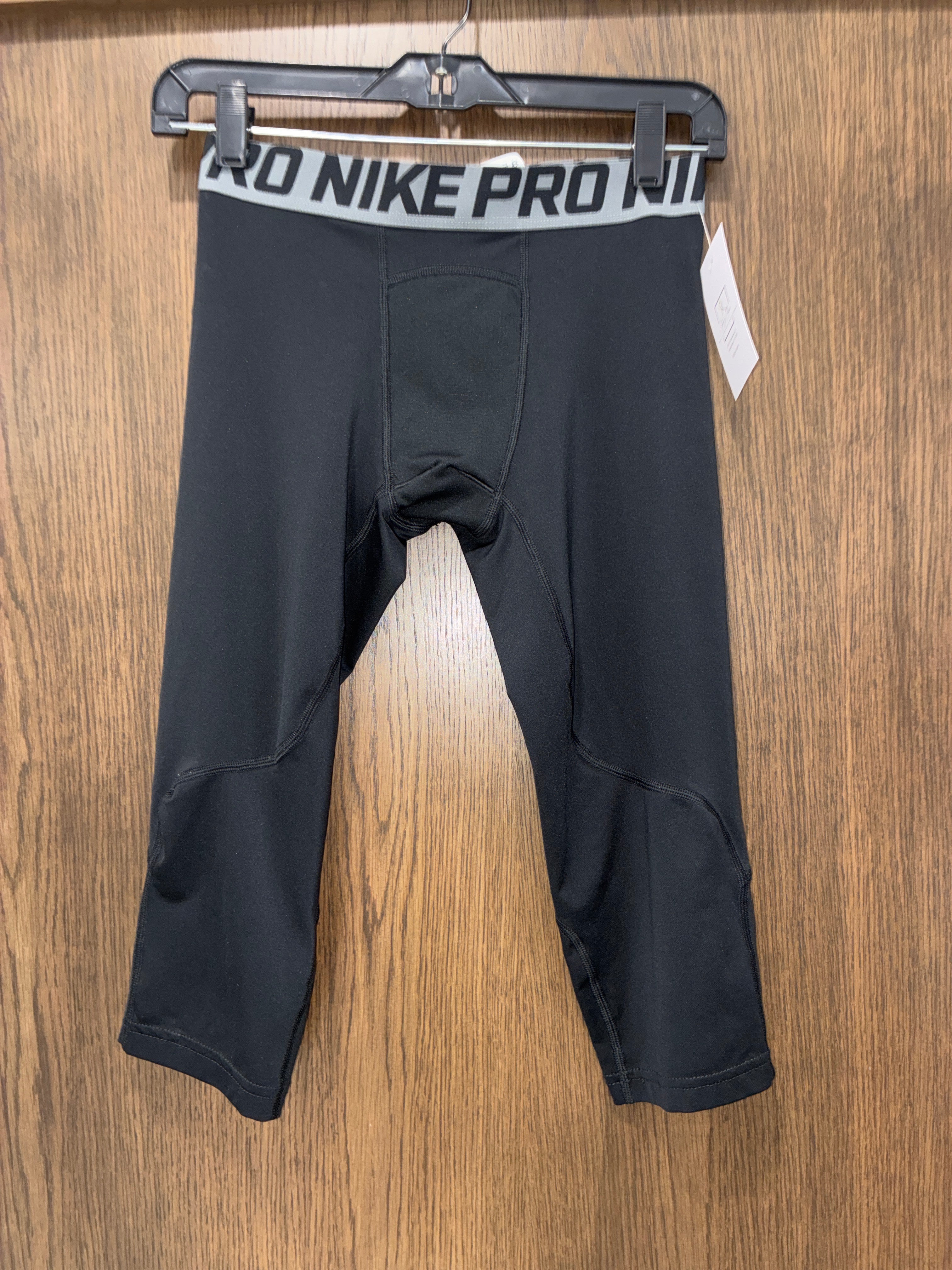 Boy’s Nike Pro Compression Leggings 3/4 Length size Youth Large