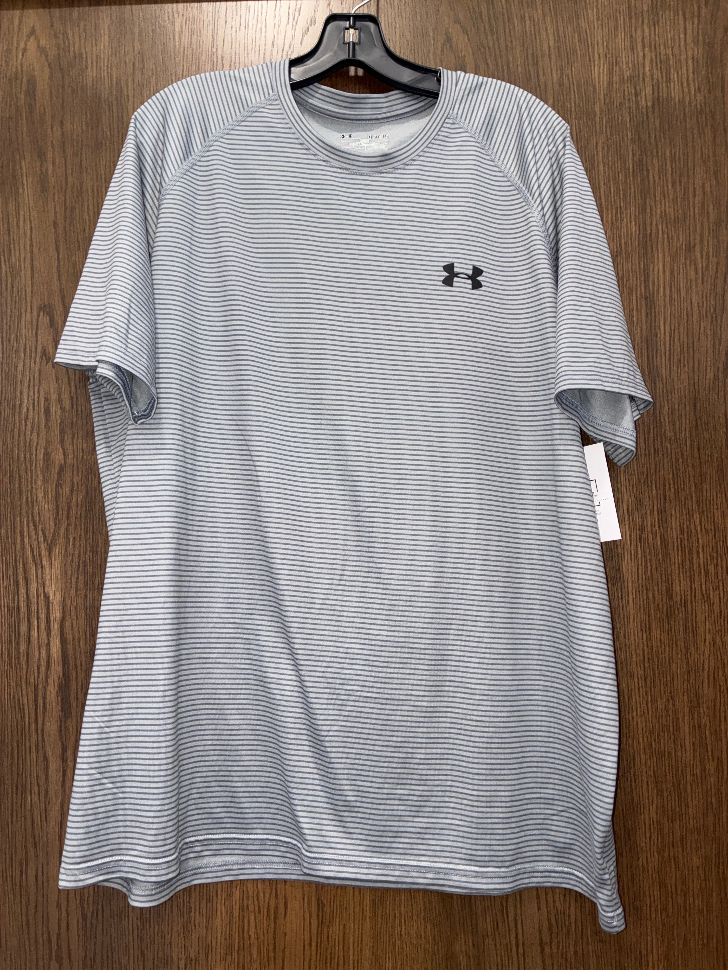 Men’s under Armour short sleeve shirt size xl