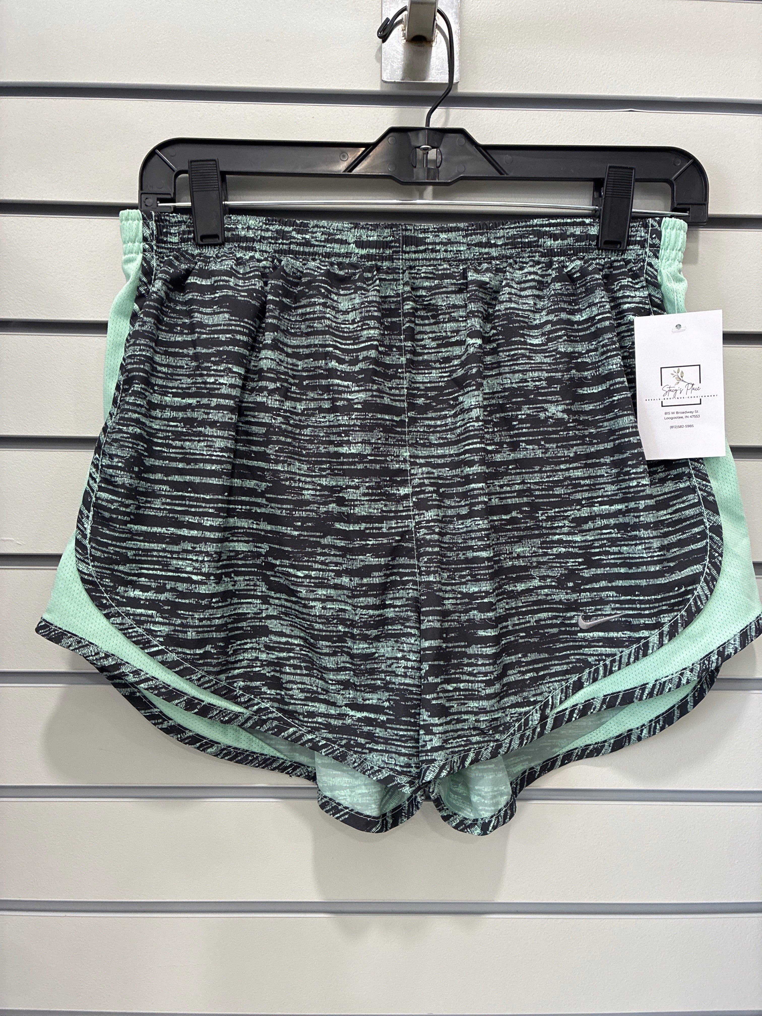 Women’s Nike Shorts Lined Size Medium
