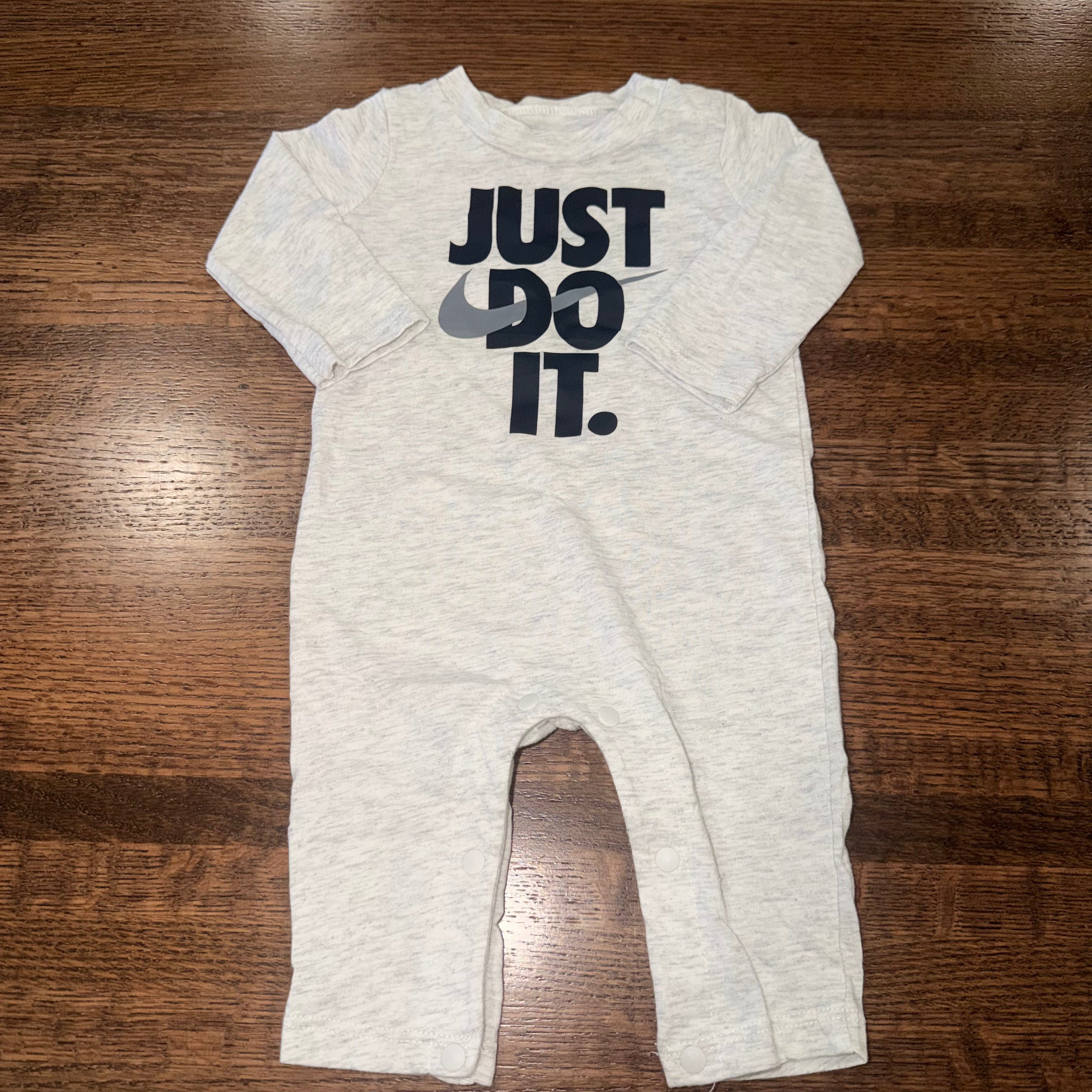 Nike Baby Boys Essentials Baby Romper  Size 3 Months New Condition